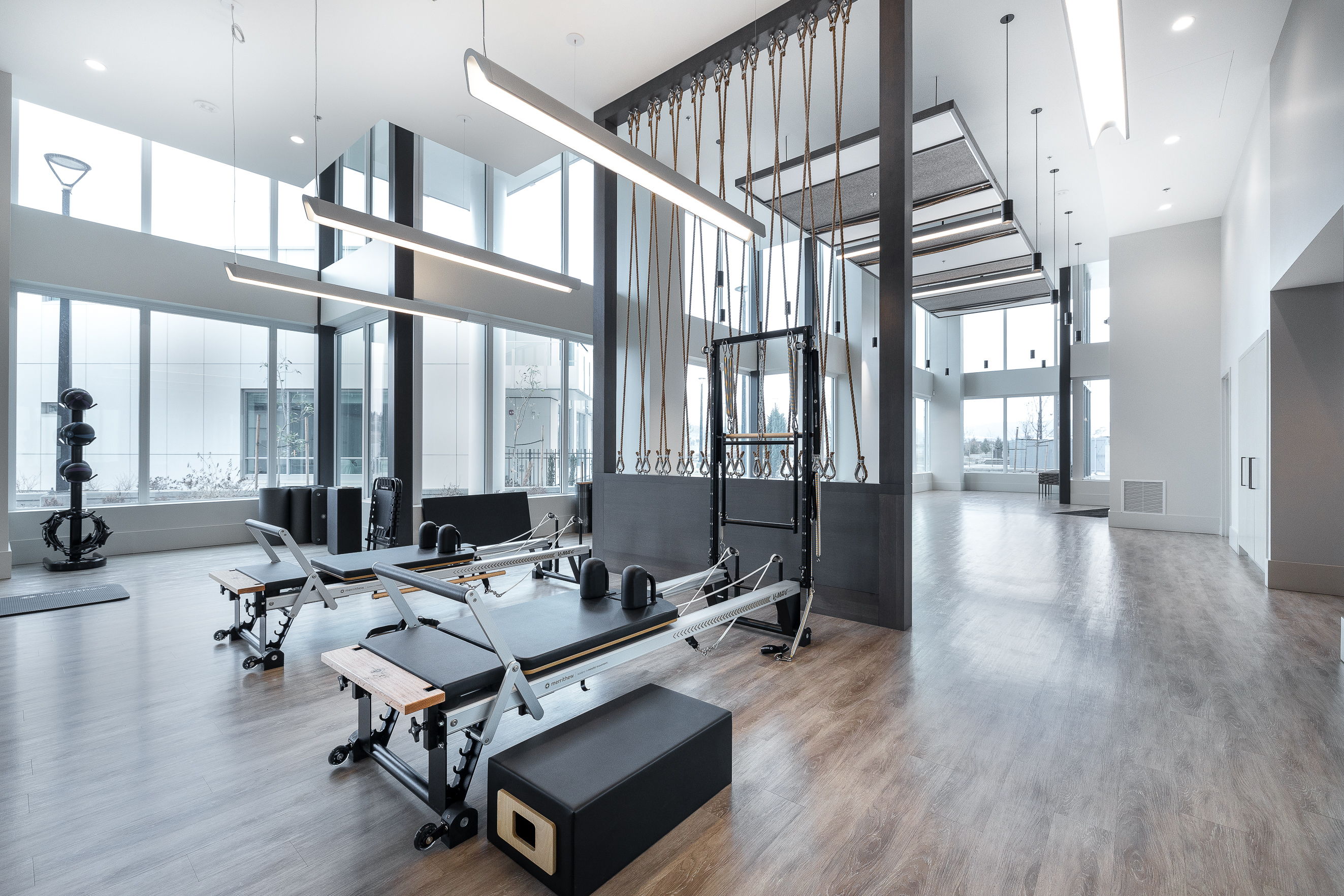 19th Floor Downtown Condo - Fully Furnished, 1 Bed, 1 Bath