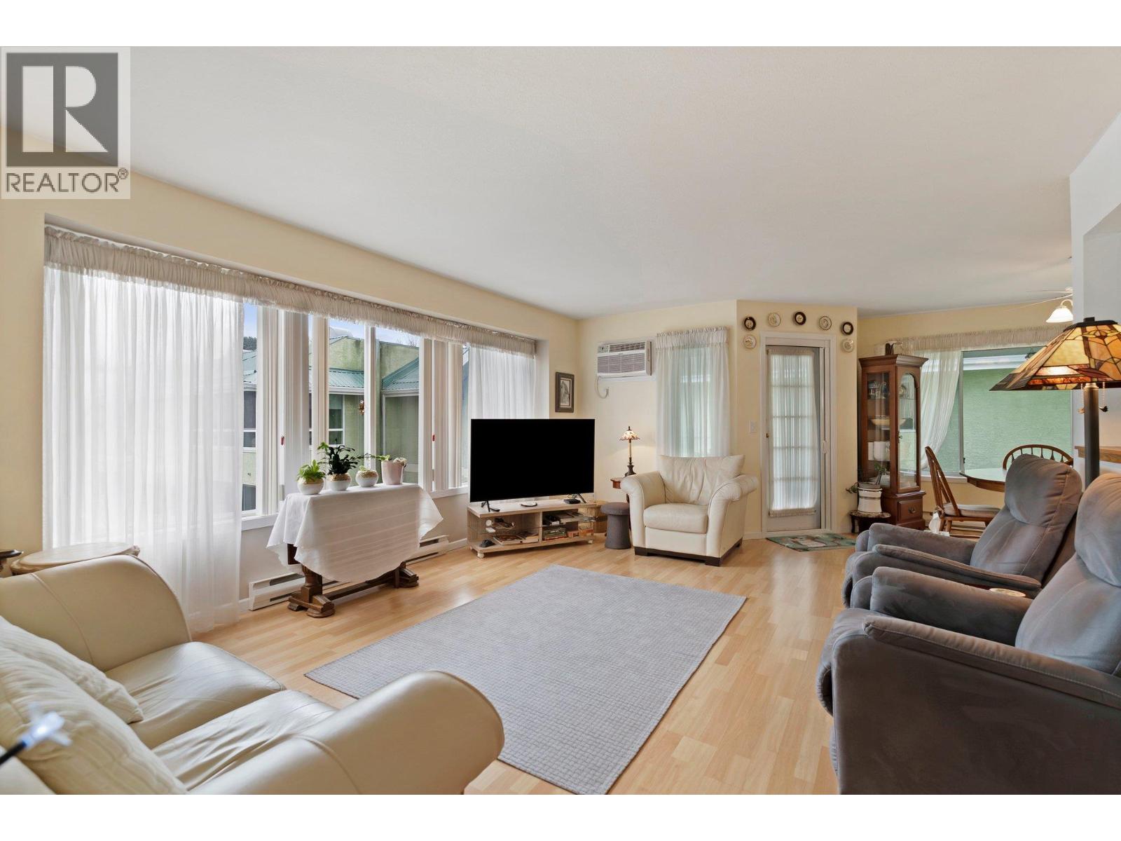 780 Houghton Road Unit# 412