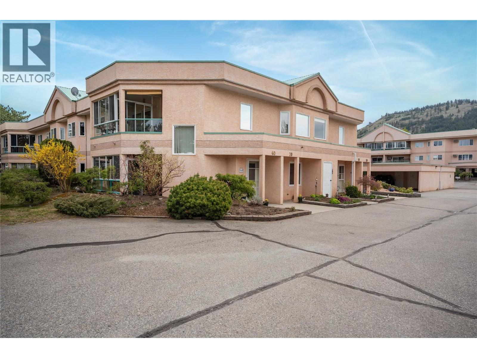 8907 Pineo Court Unit# 20