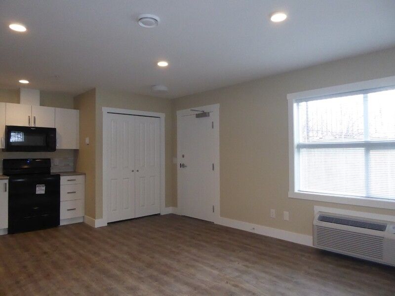 2 bed, 1 bath - Yaletown - Near UBCO and Airport