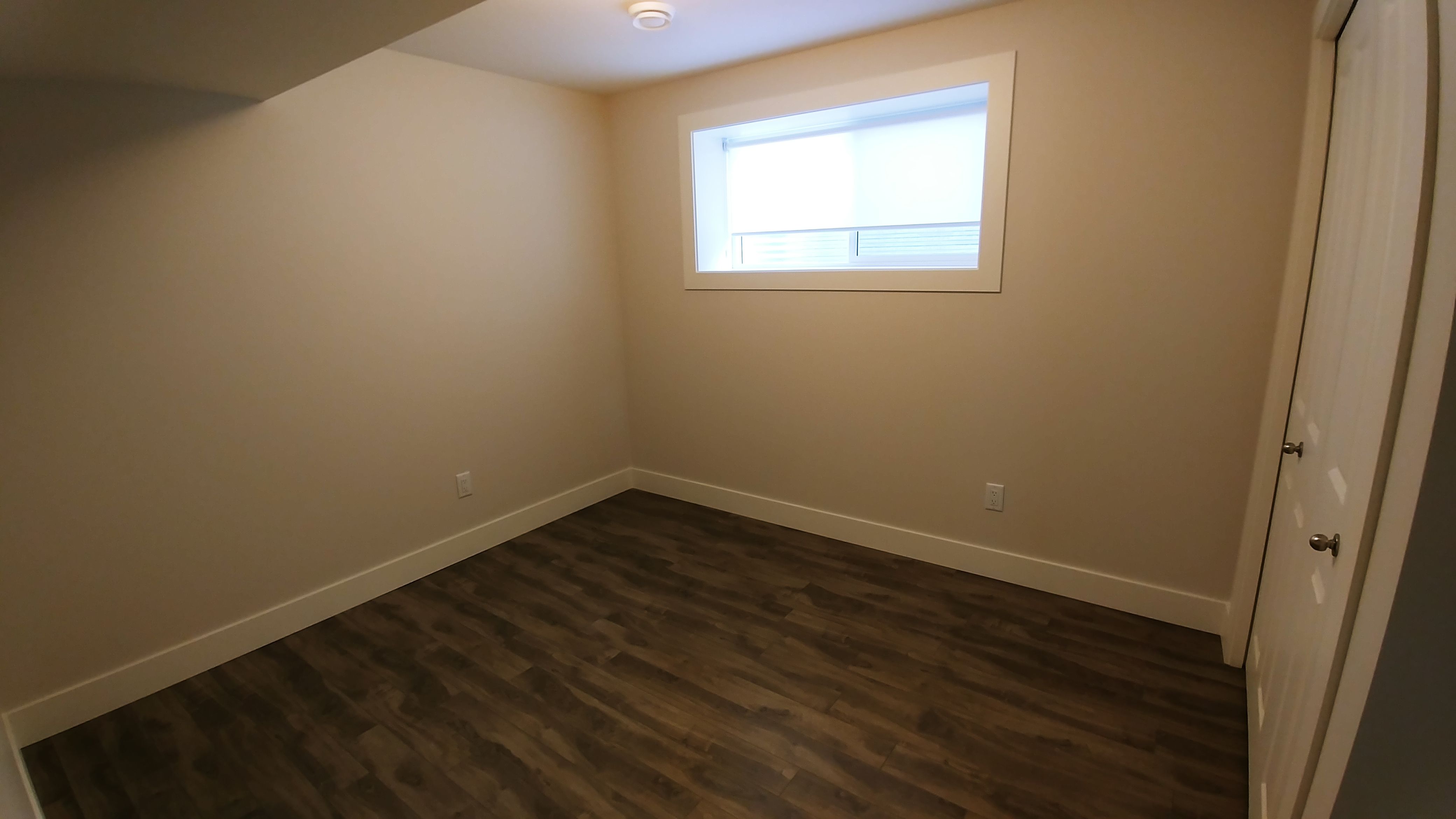 Lower Level Suite in Glenrosa! 