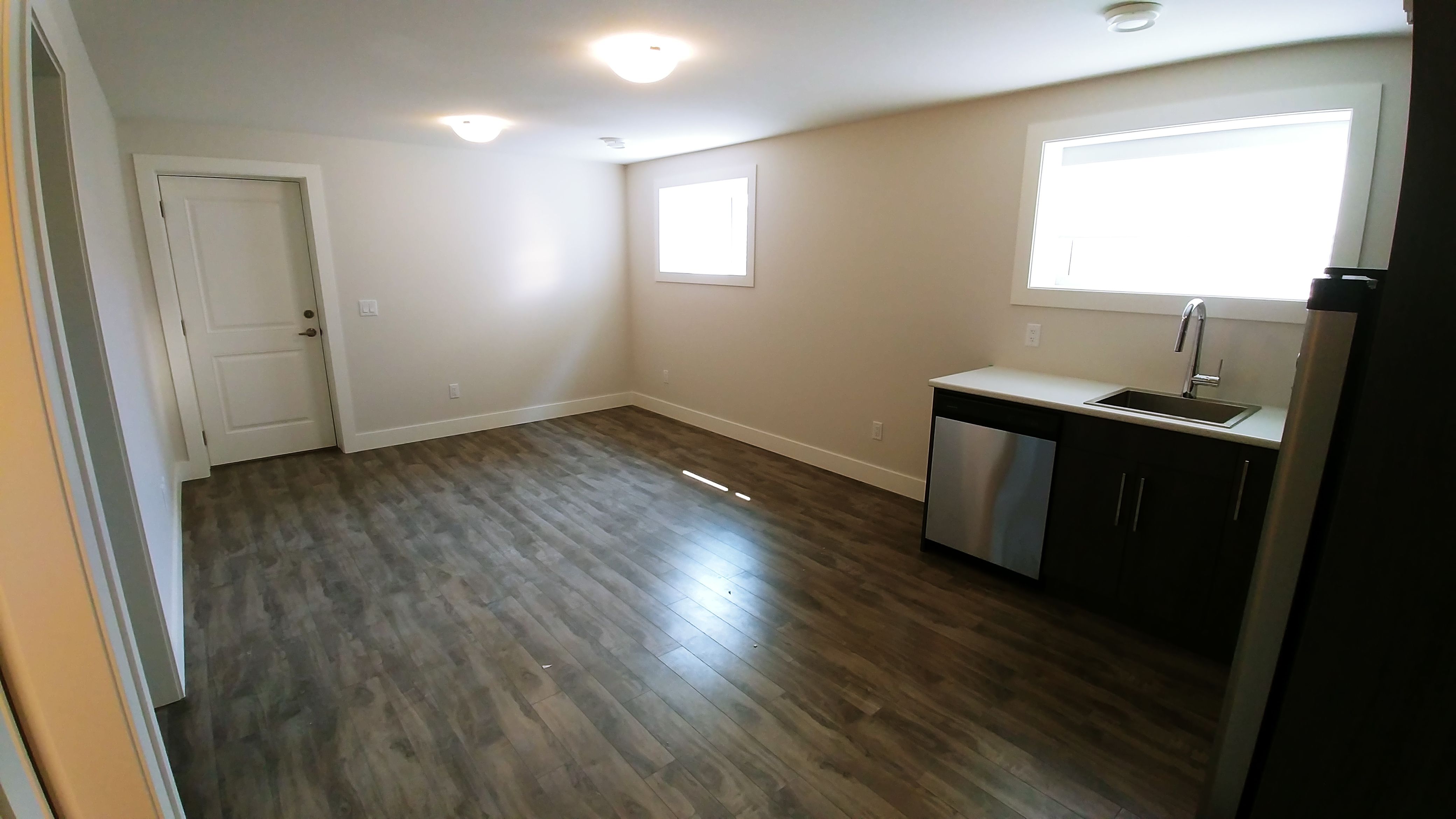 Lower Level Suite in Glenrosa! 