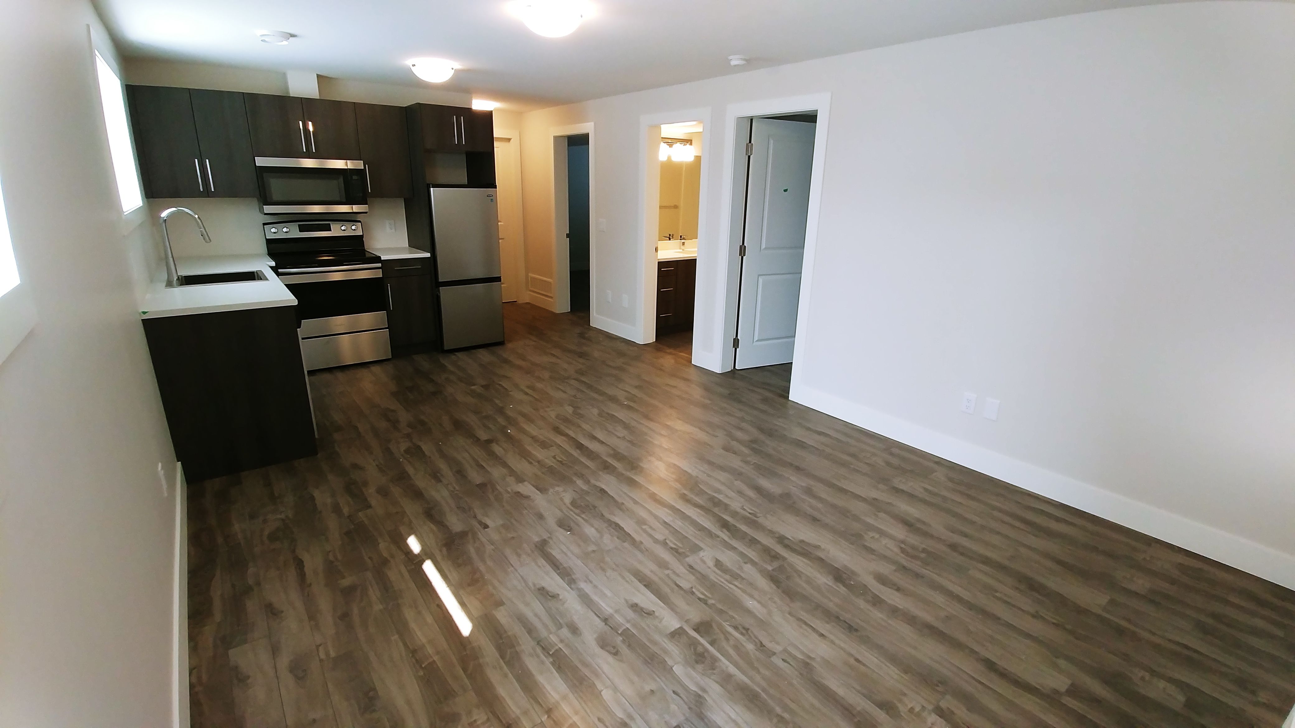 Lower Level Suite in Glenrosa! 