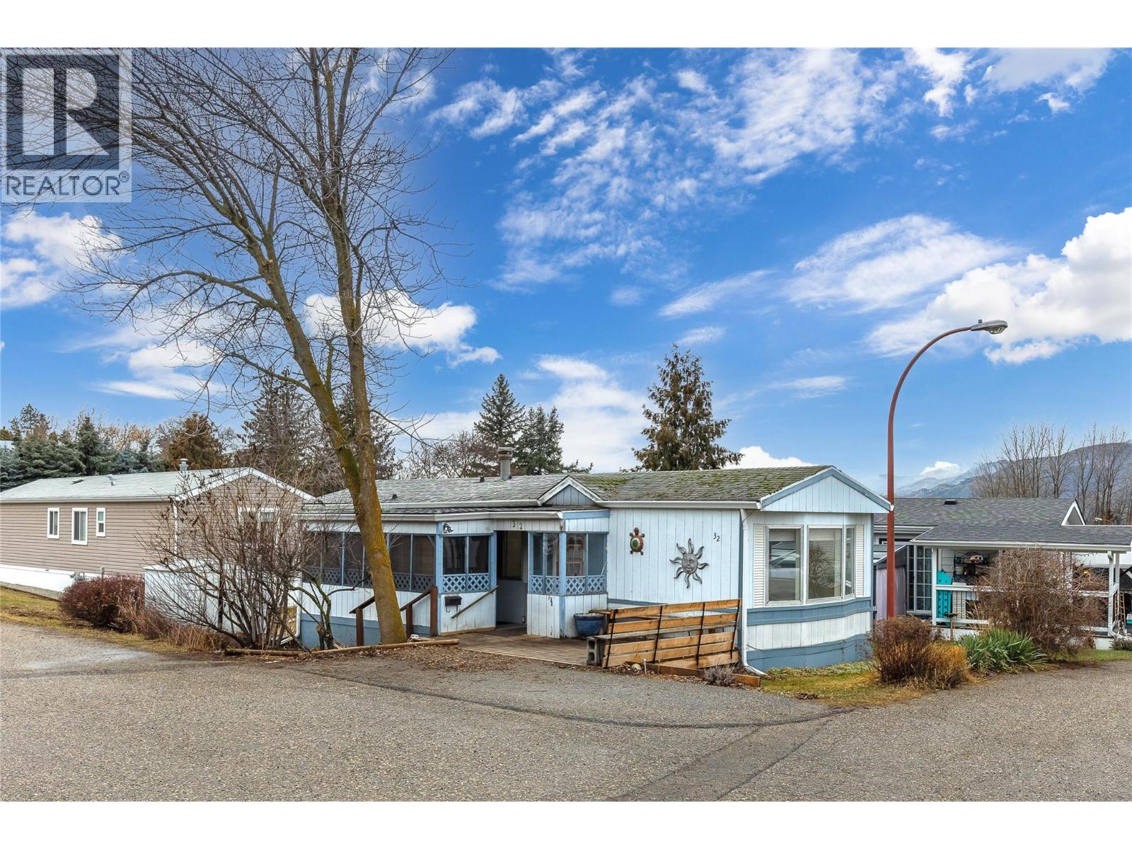 1600 43 Avenue Unit# 32
