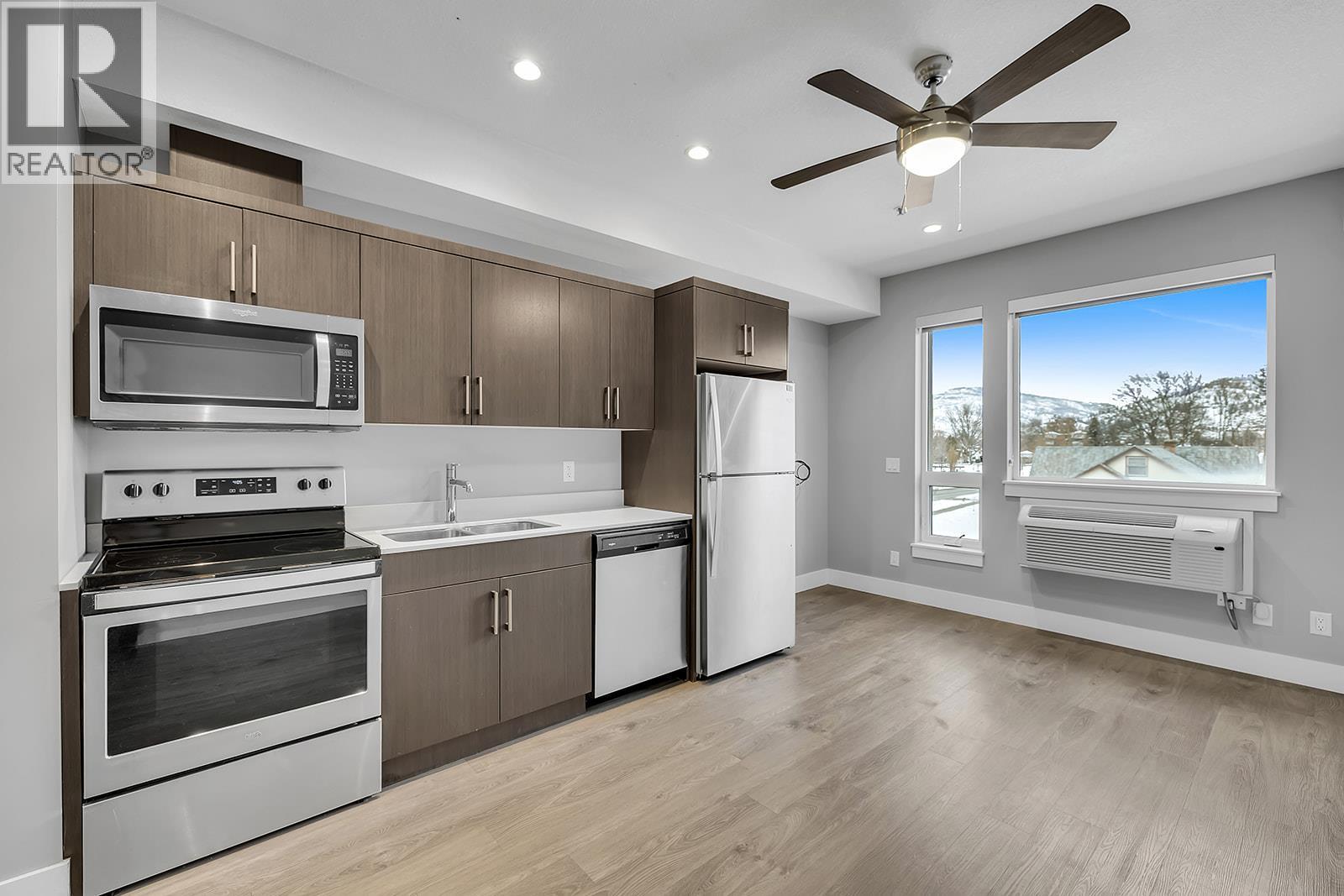 925 Leon Avenue Unit# 302