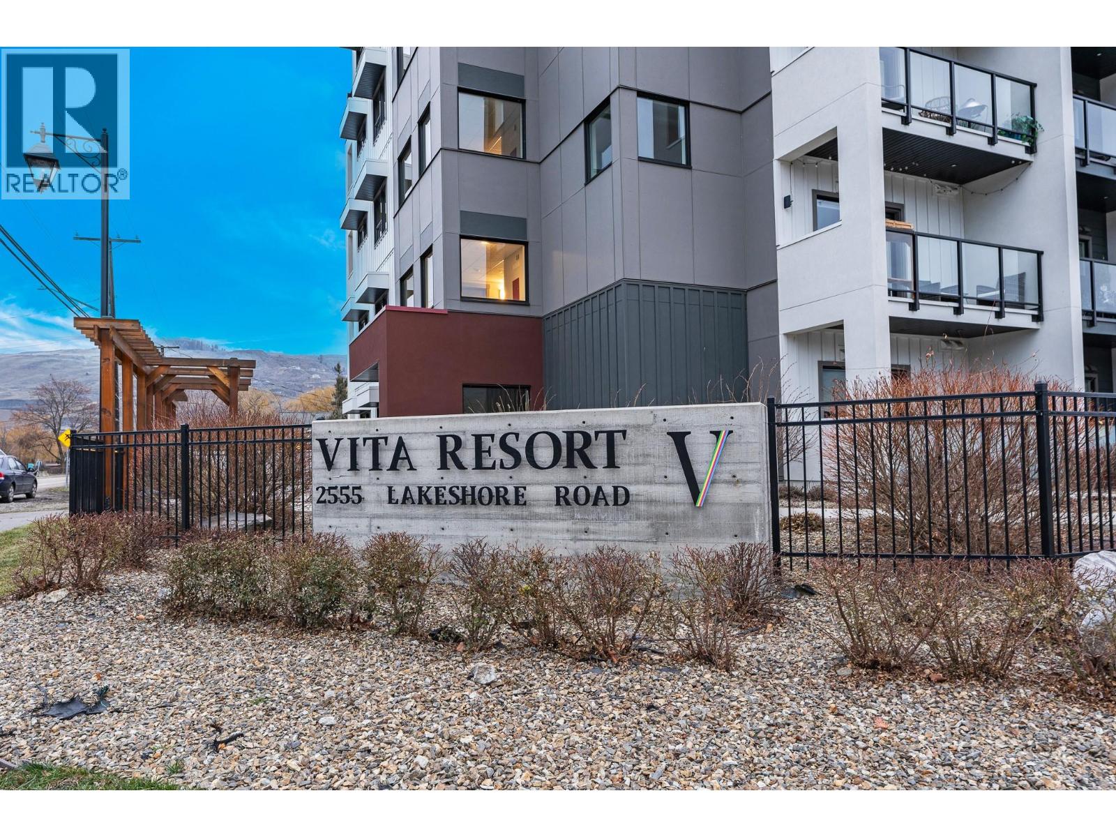 2555 Lakeshore Road Unit# 310