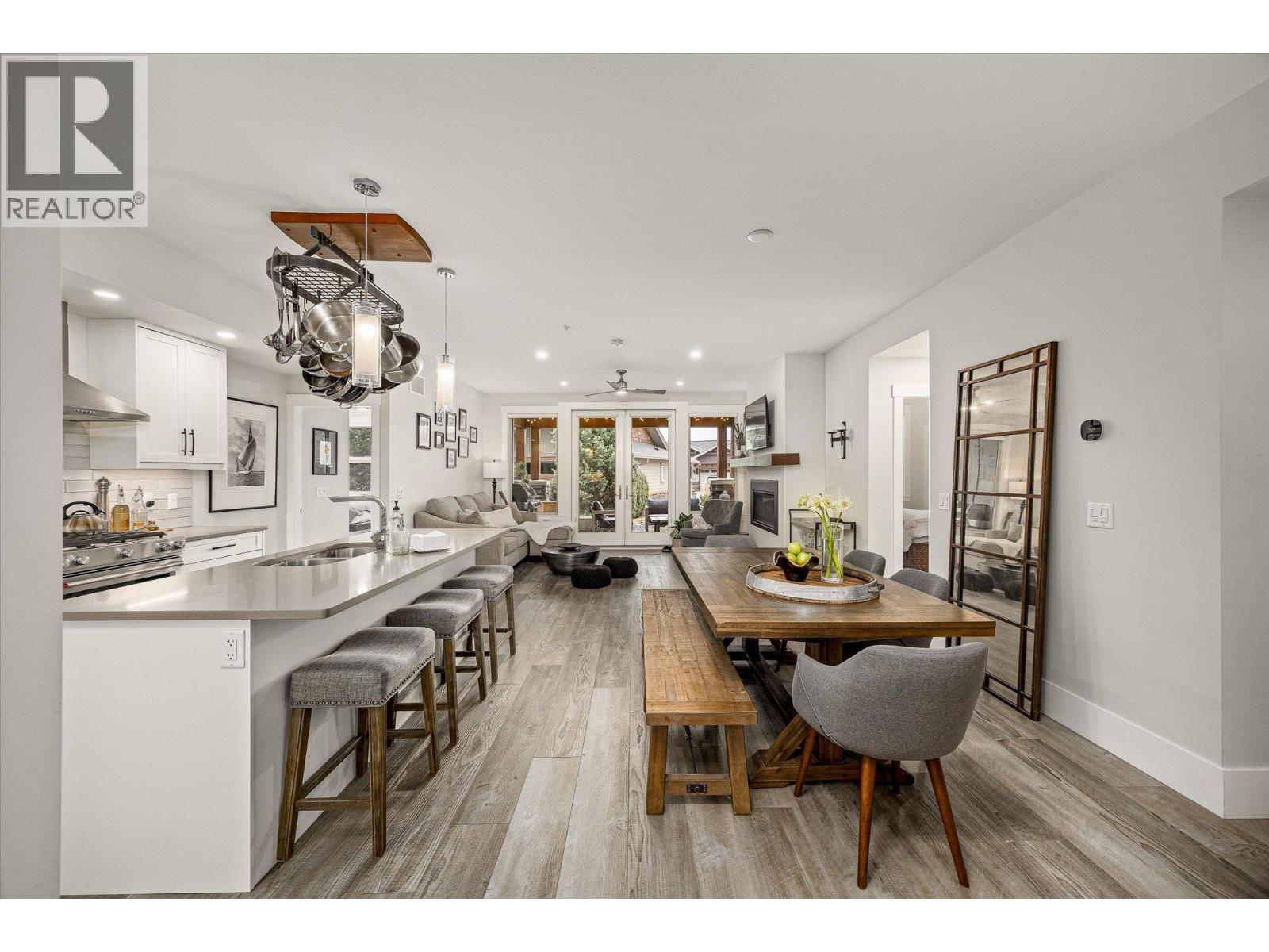4000 REDSTONE Crescent Unit# 210