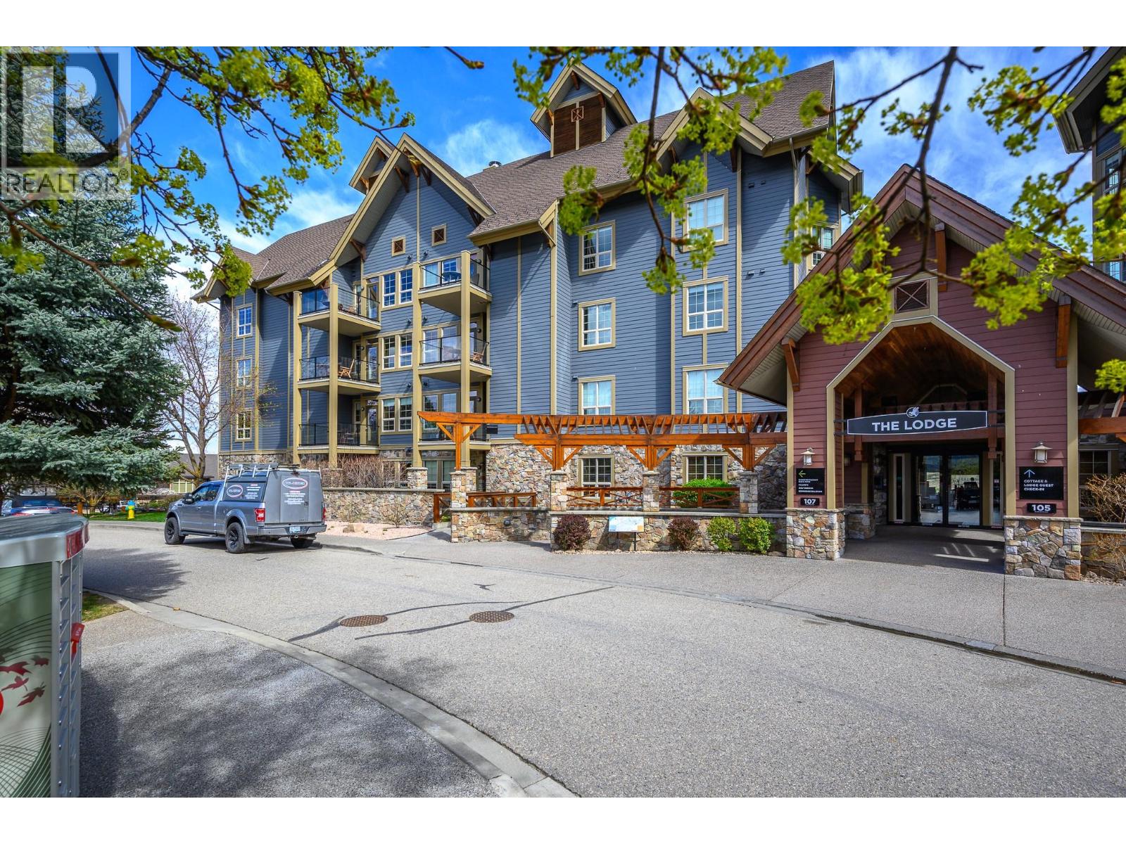 107 Village Centre Court Unit# 217