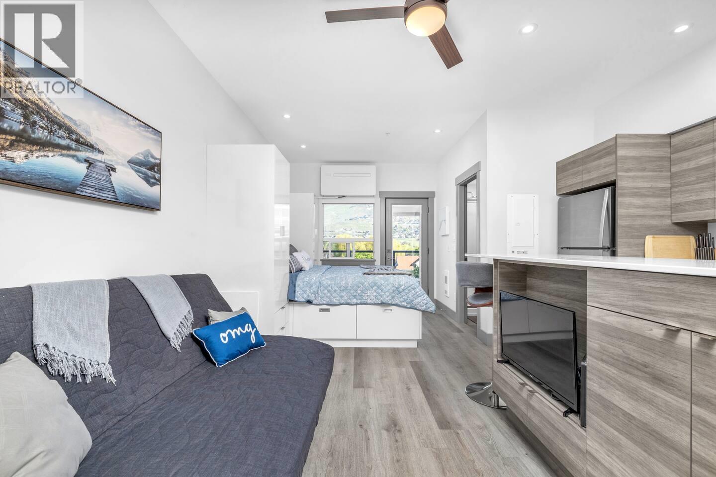 2555 Lakeshore Road Unit# 406
