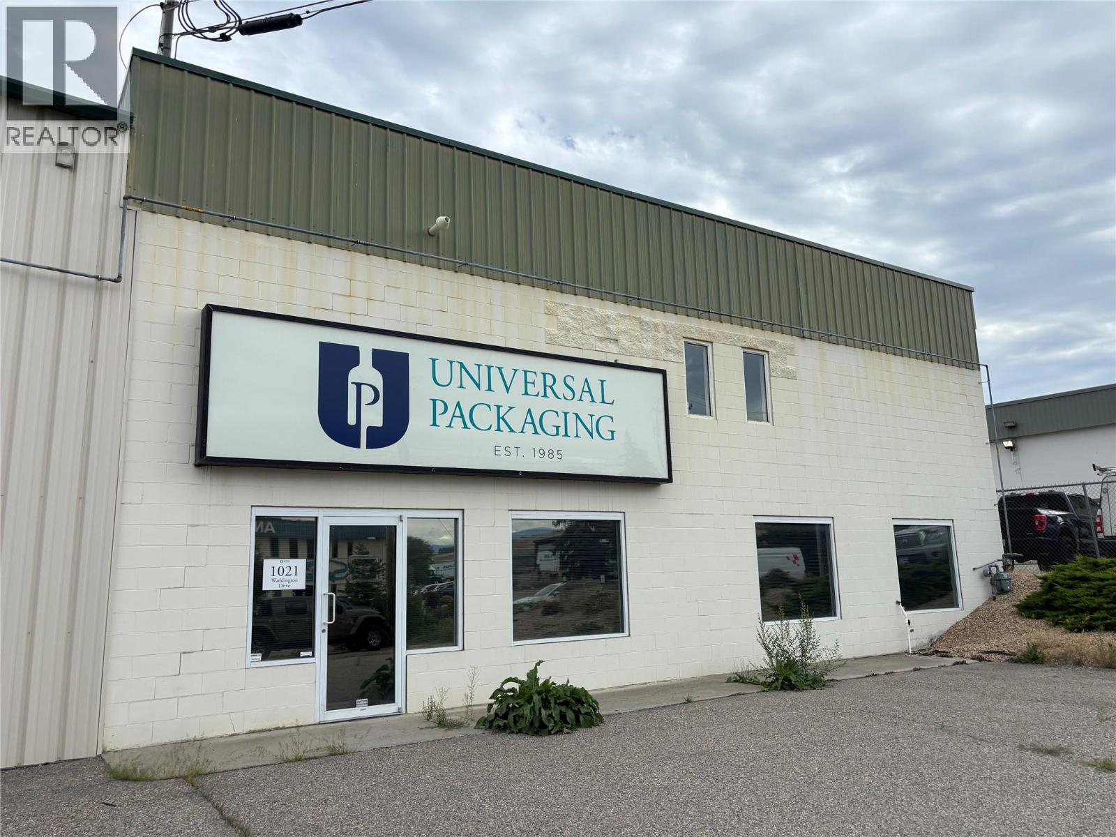 921 & 1021 Waddington Drive