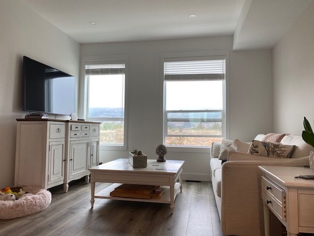 3 bedroom townhouse on Academy Way