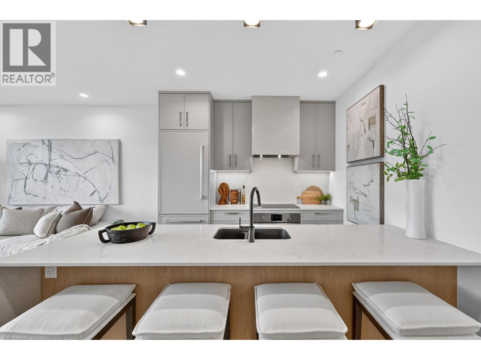 3340 Lakeshore Road Unit# 803