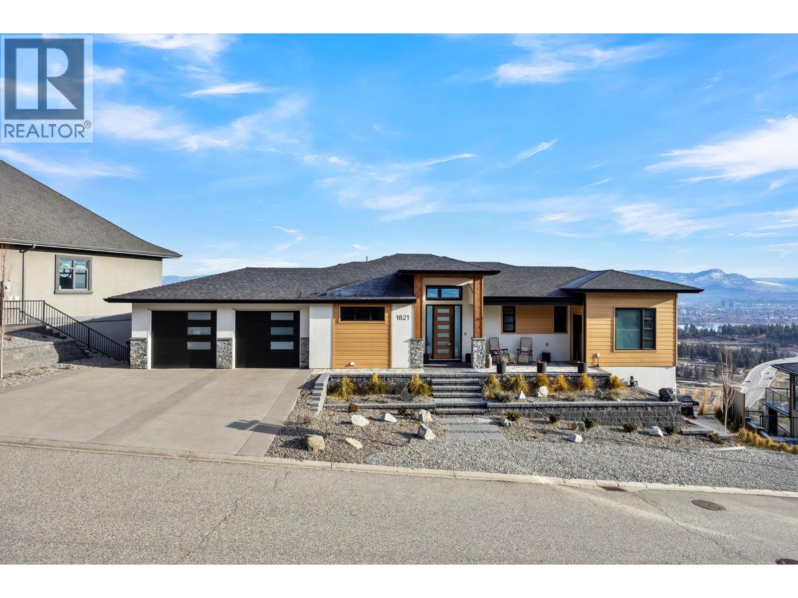 1821 Diamond View Drive