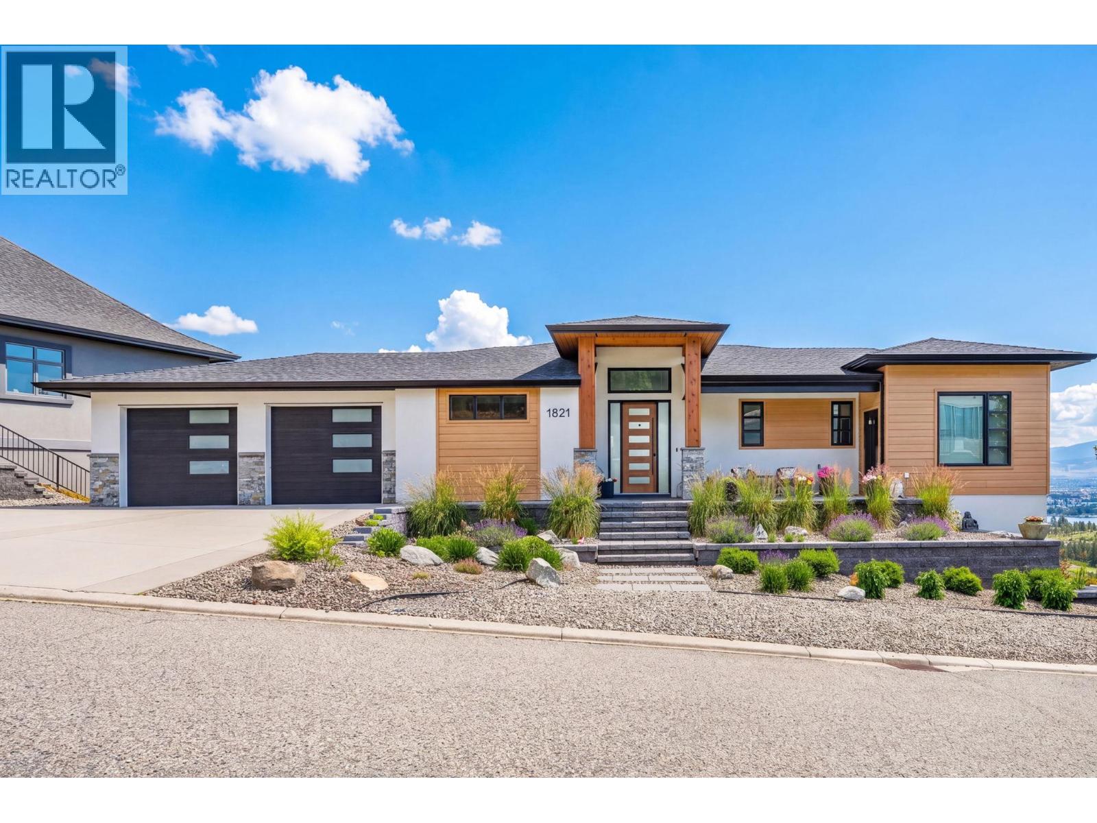 1821 Diamond View Drive