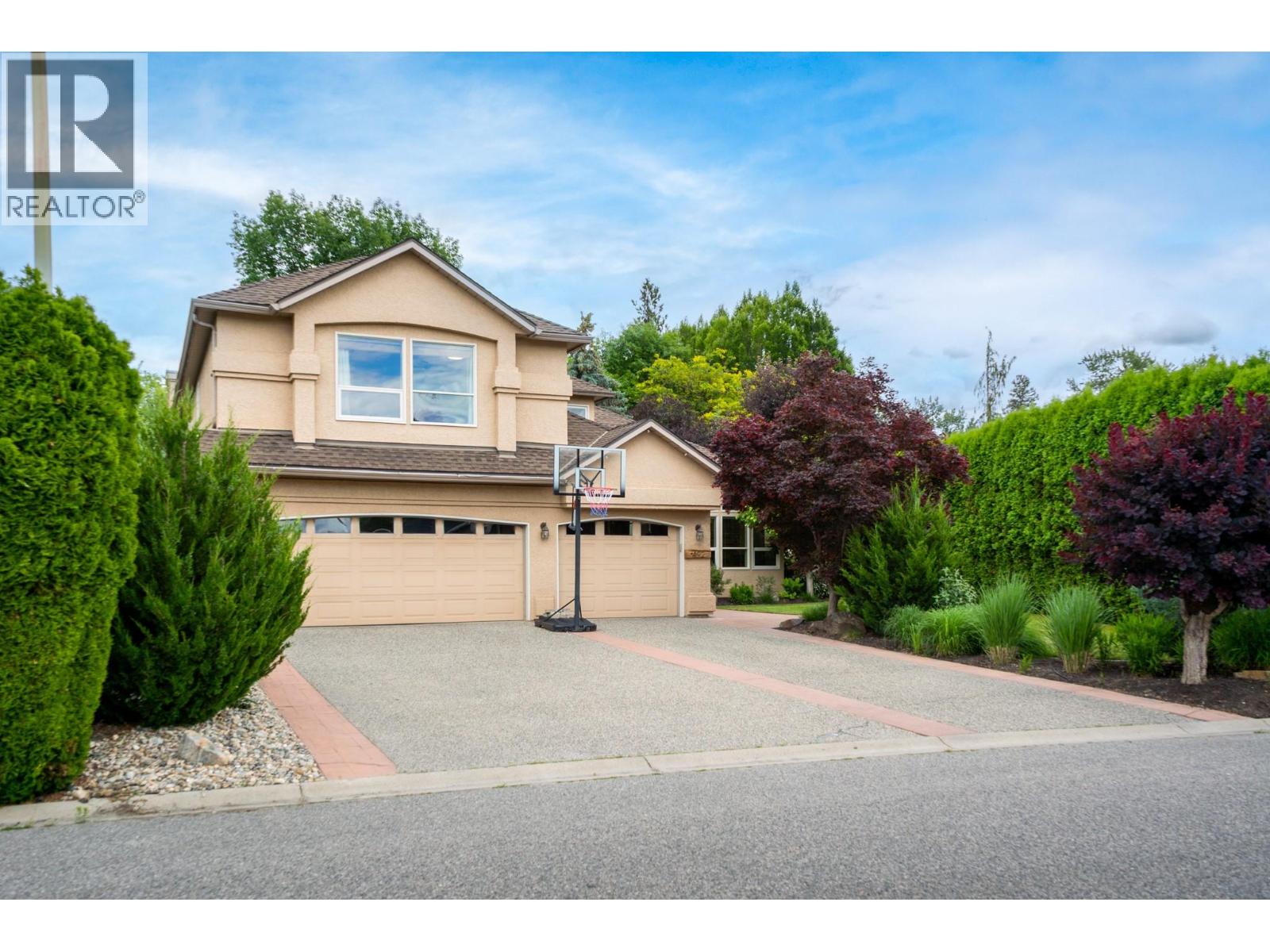 492 Carona Crescent