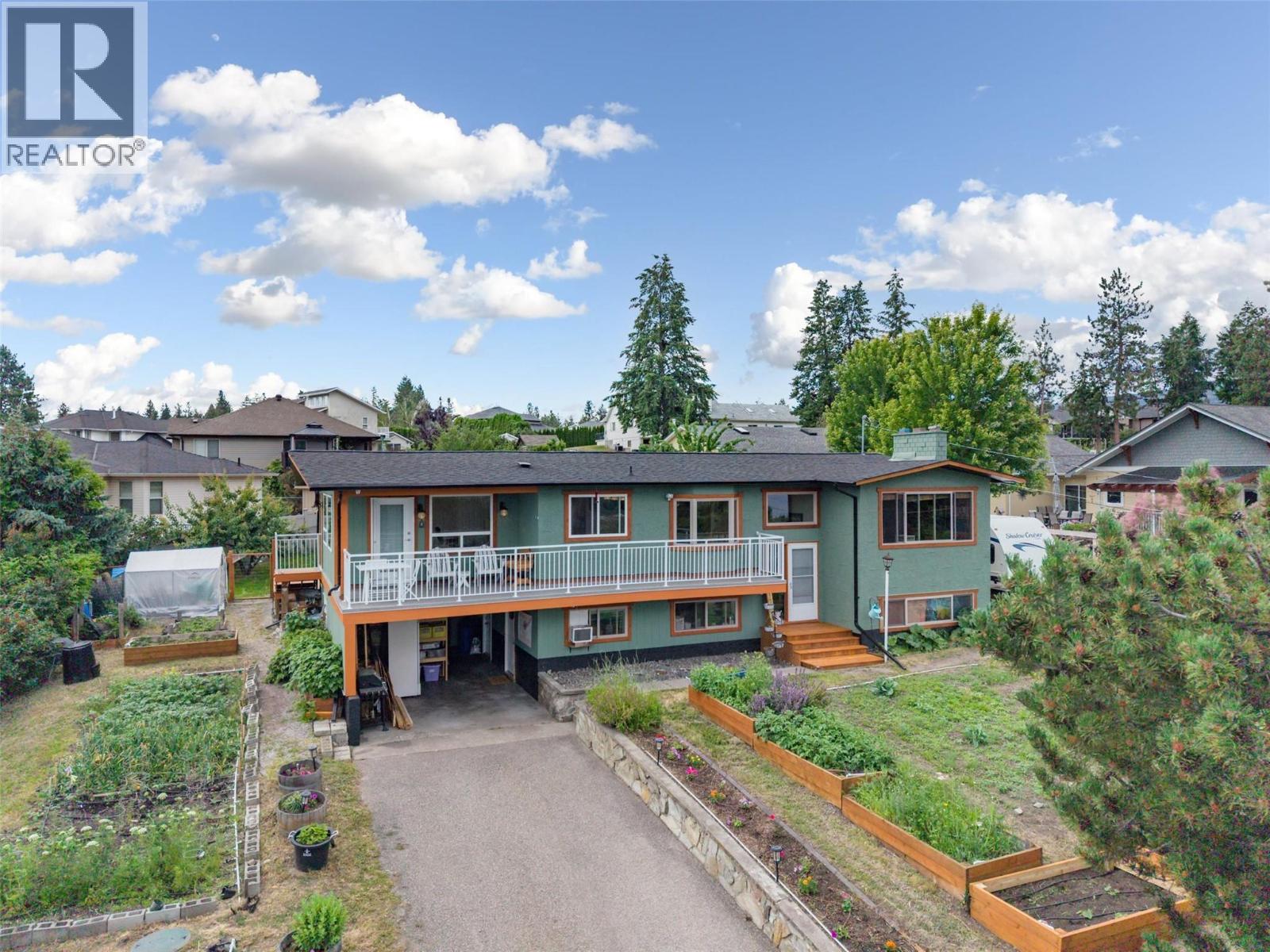 2139 Amundsen Road