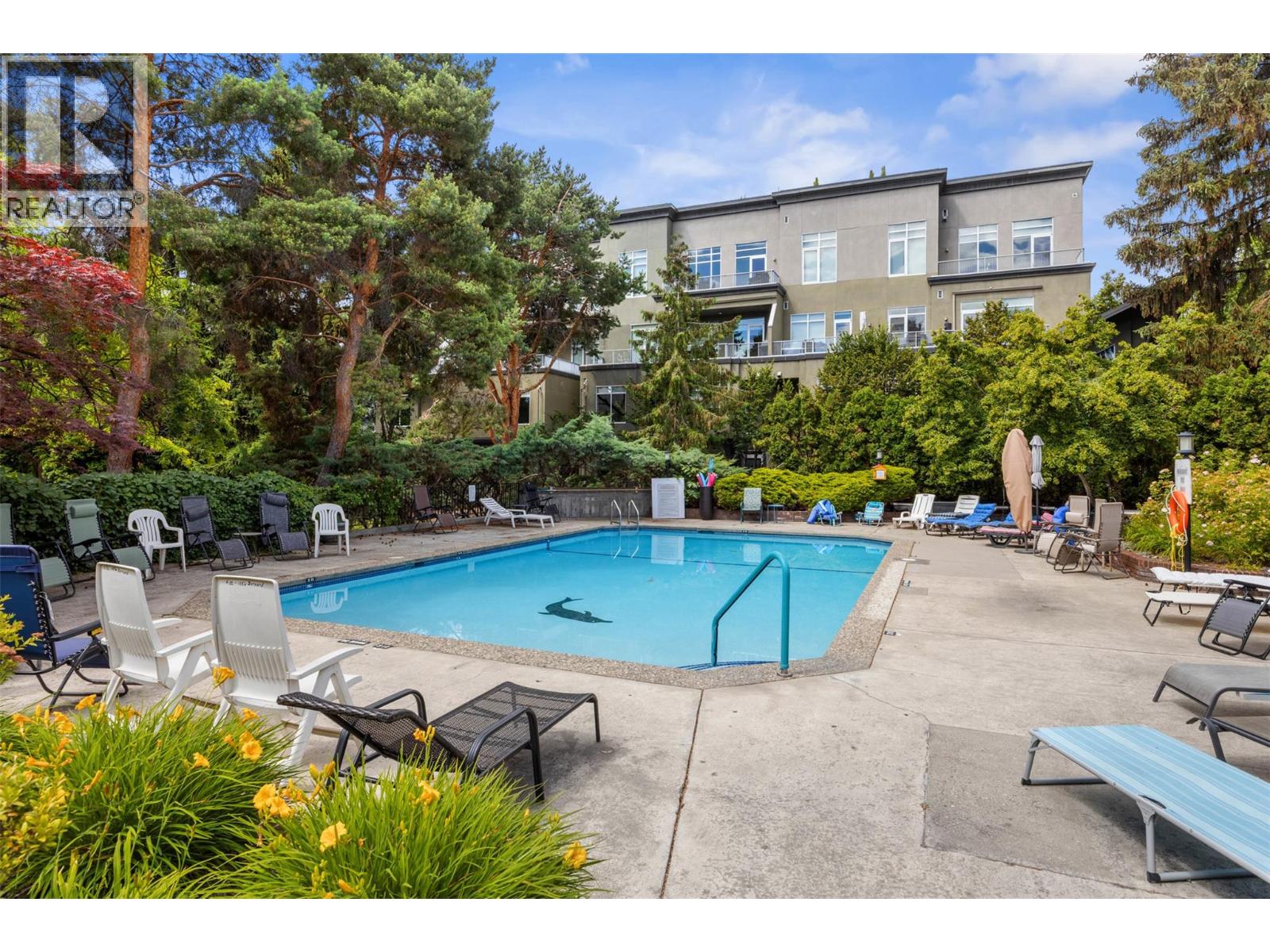 1056 Bernard Avenue Unit# 220