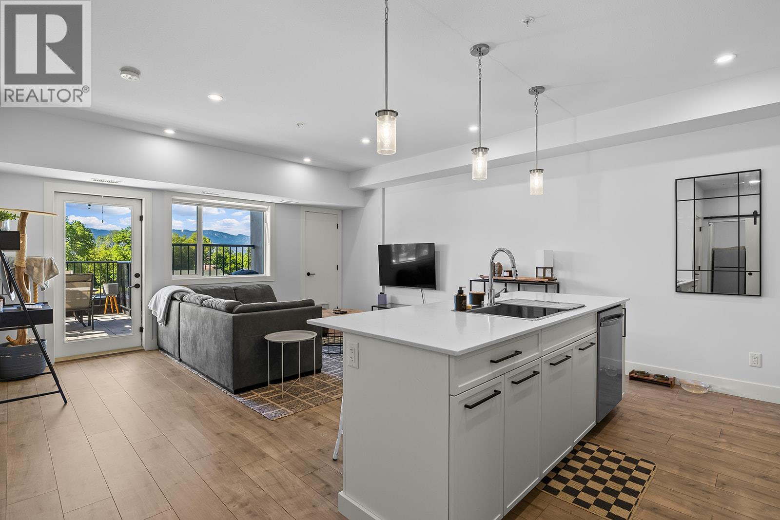 1220 Pacific Avenue Unit# 306