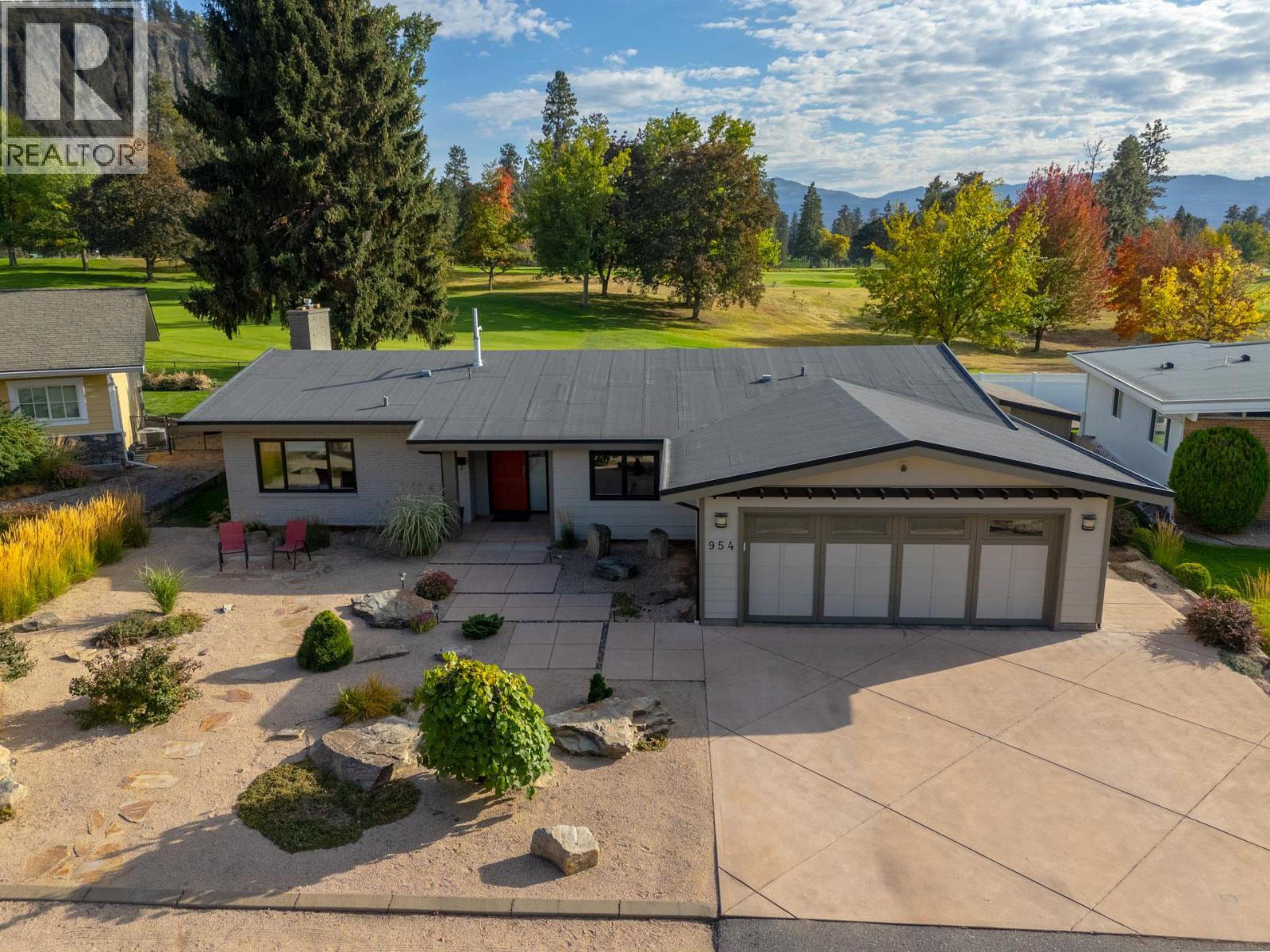 954 Fairway Crescent