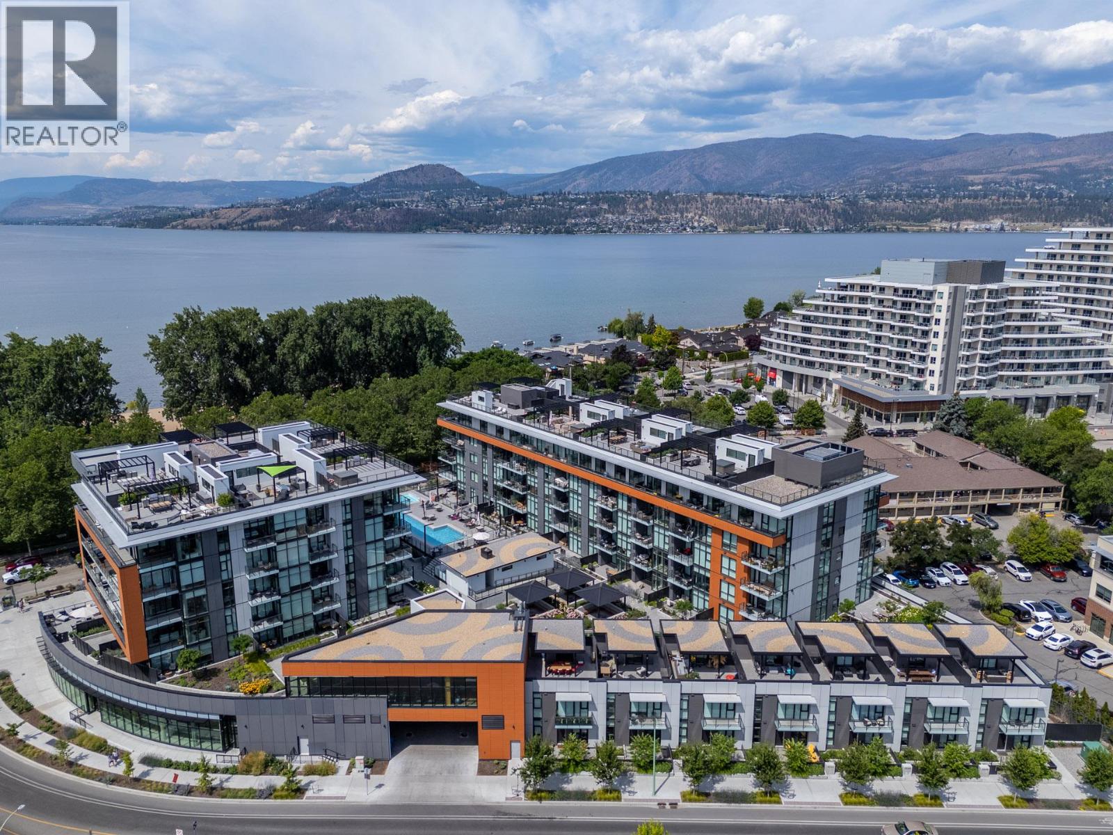 3389 Lakeshore Road Unit# 407