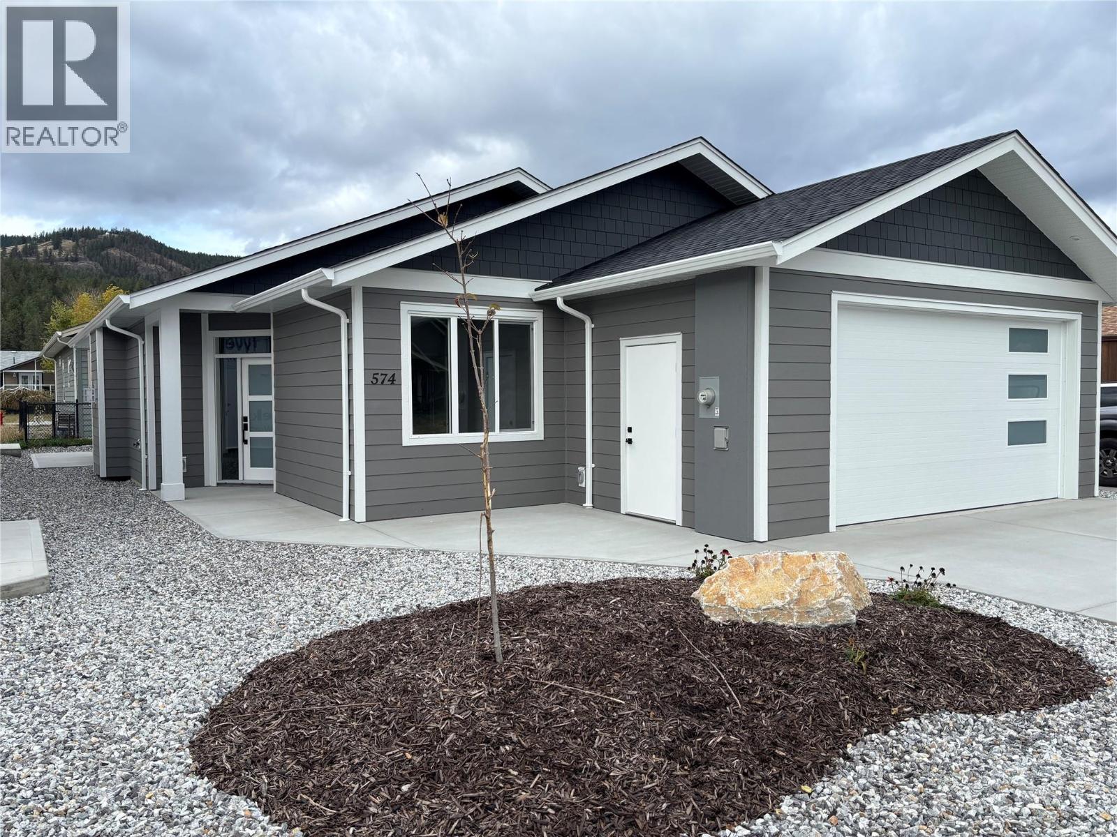 574 Meadowlark Avenue