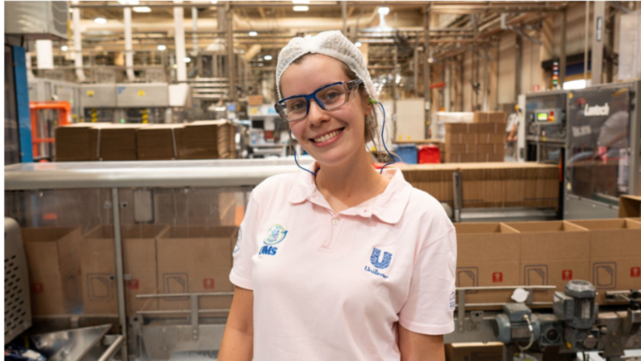 Mujeres en ingeniería en Unilever: vuelve el programa que potencia el talento femenino en un sector clave para el desarrollo