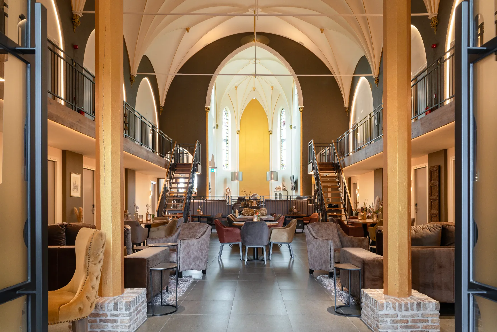 Middenschip KerkHotel Biervliet