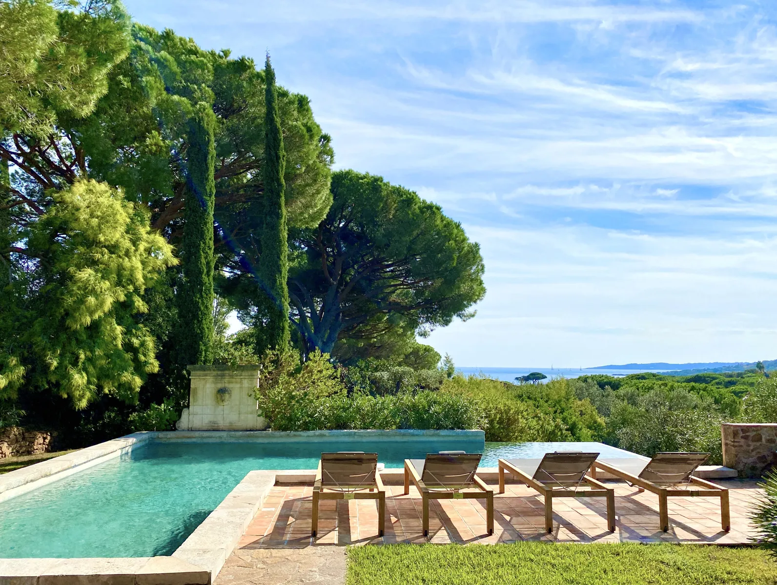 03-location-villa-pieds-dans-eau-sainte-maxime-217