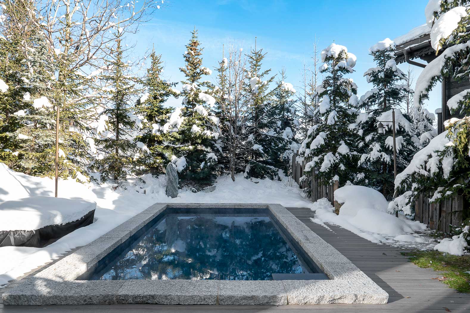 05-location-luxe-chalet-piscine-courchevel-casalino.jpg