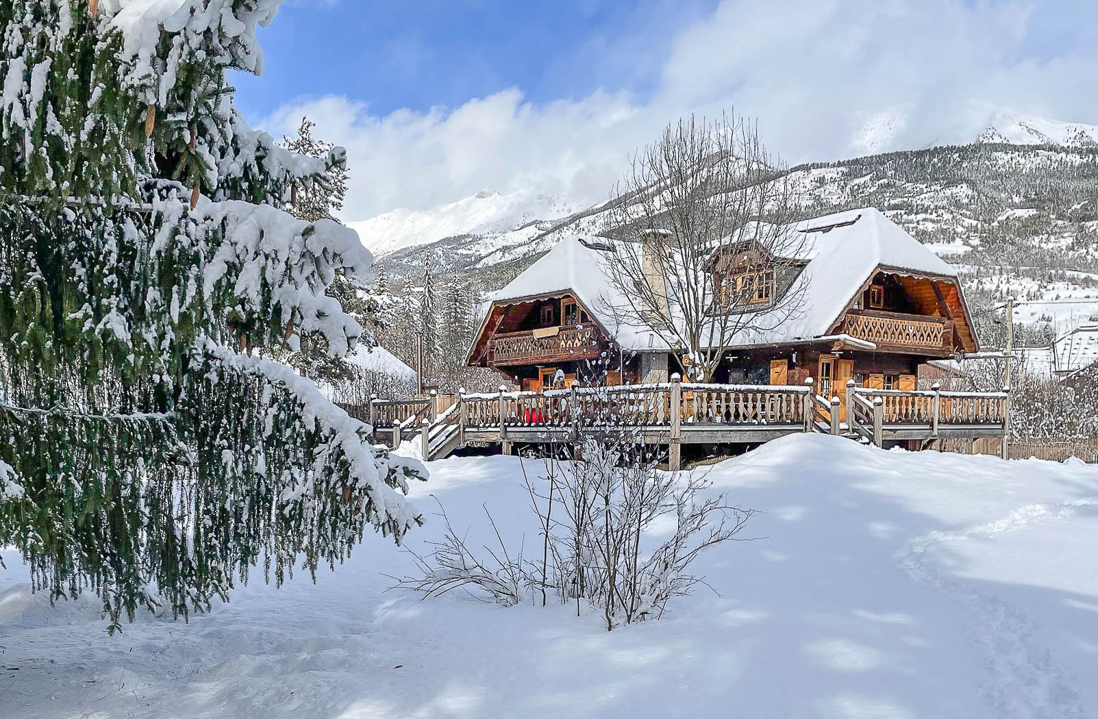 01-location-chalet-bain-suedois-barcelonnette-casalino.jpg