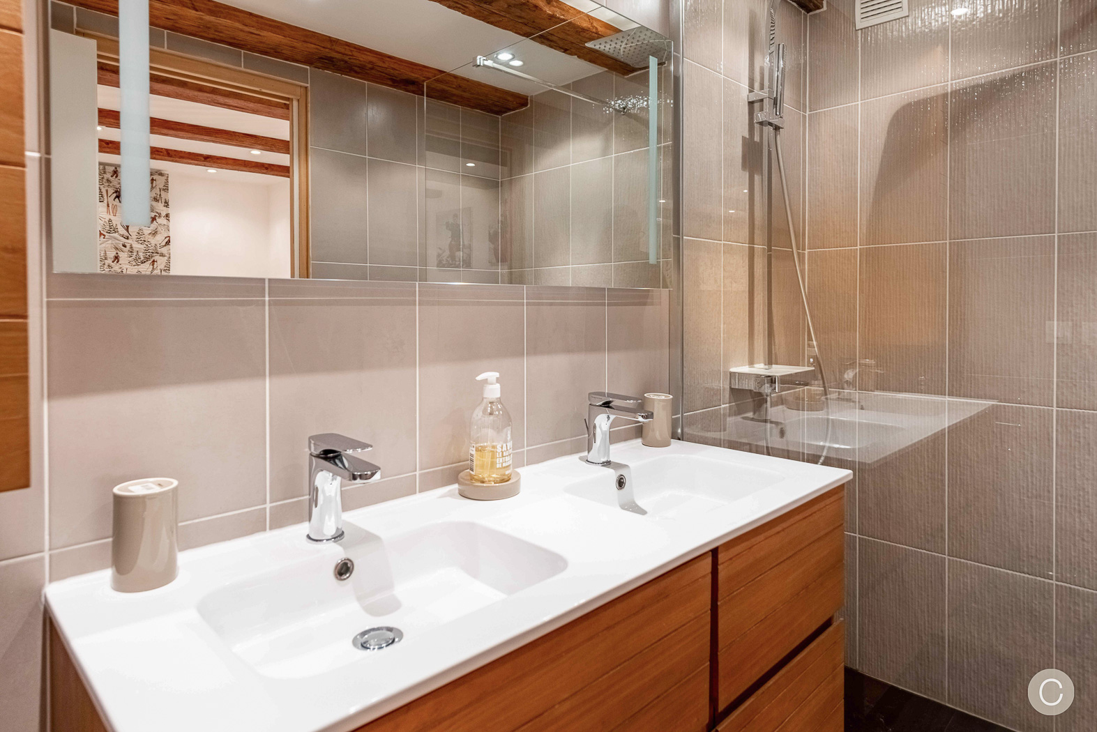16-location-chalet-bain-suedois-barcelonnette-casalino.jpg