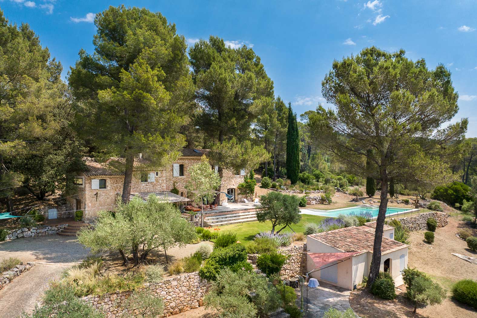 02-location-propriete-sauna-piscine-casalino.jpg