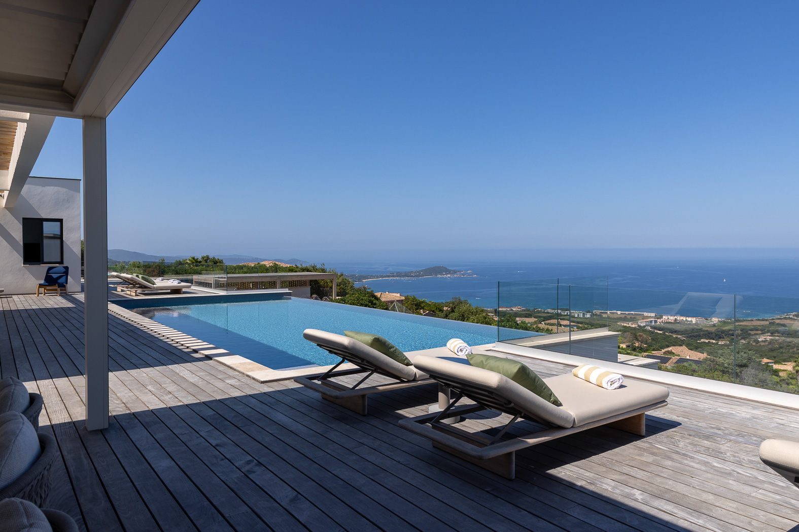 04-location-villa-porticcio-piscine-casalino.jpg
