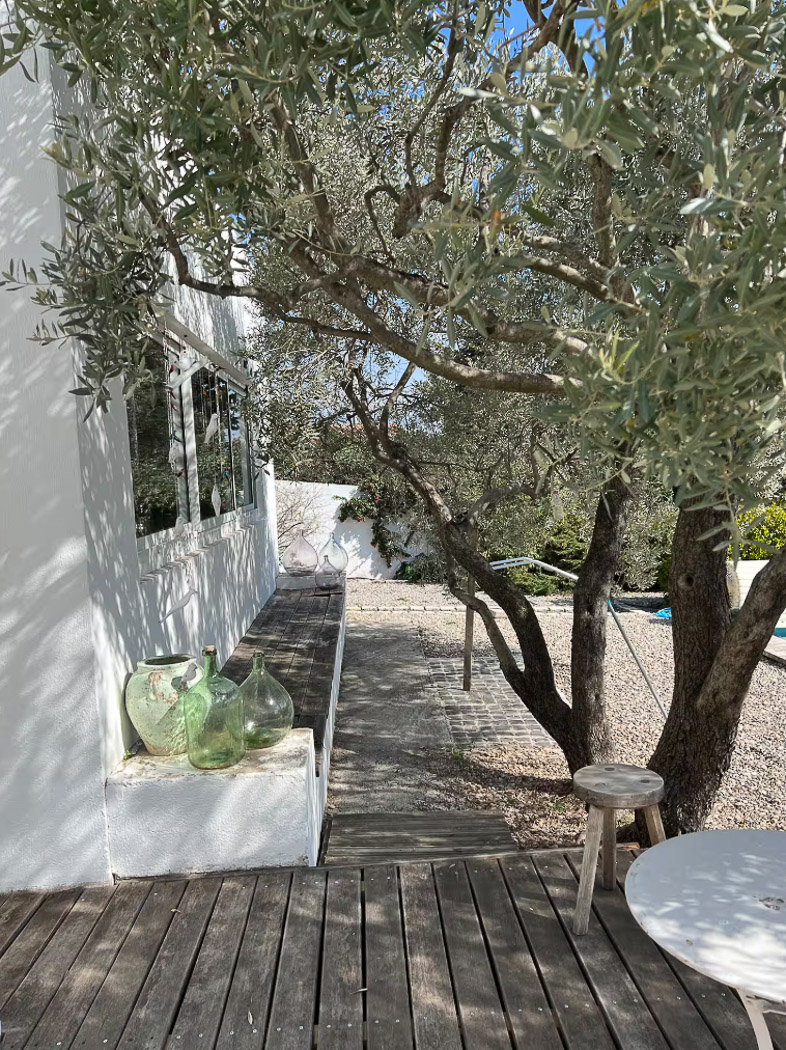 03-location-villa-piscine-marseille-casalino.jpg