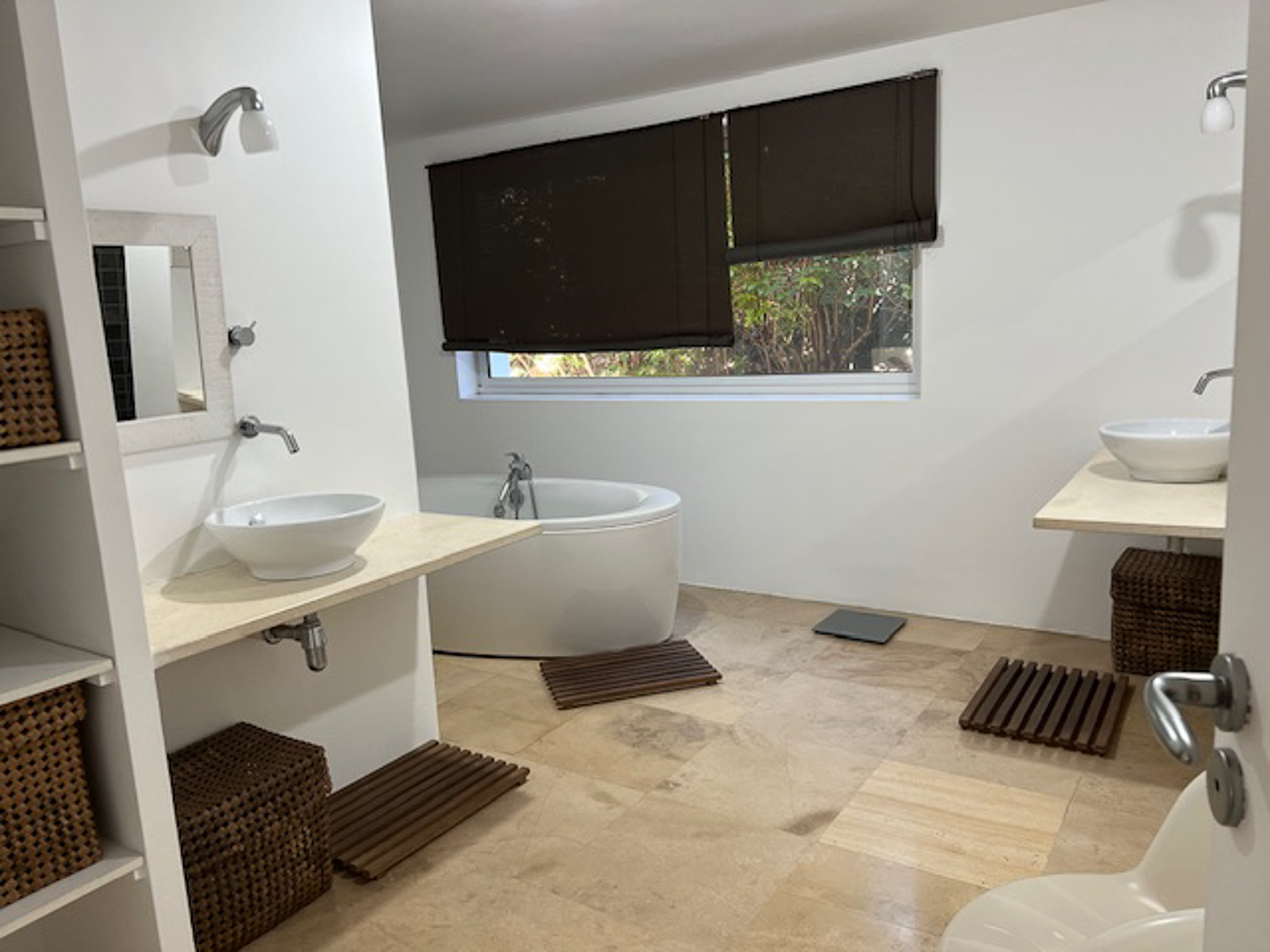 12-location-villa-piscine-marseille-casalino.jpg