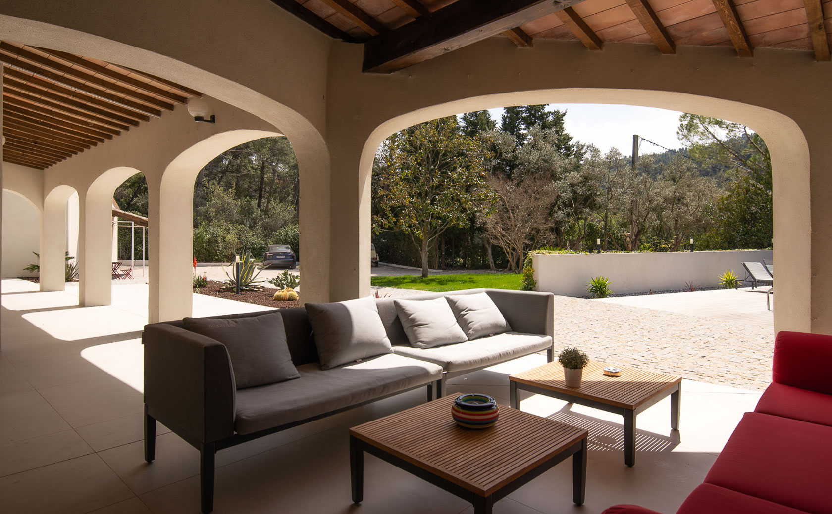 11-location-villa-piscine-padel-marseille-casalino.jpg