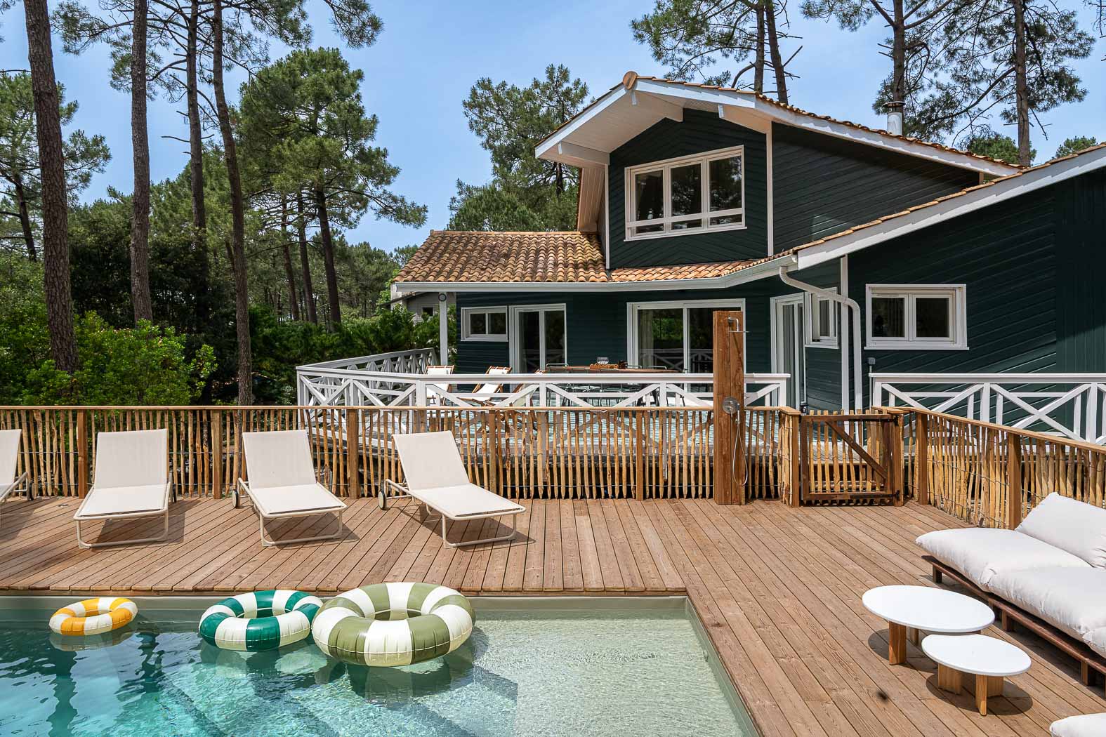 Villa en bois au coeur de la forêt à Lacanau