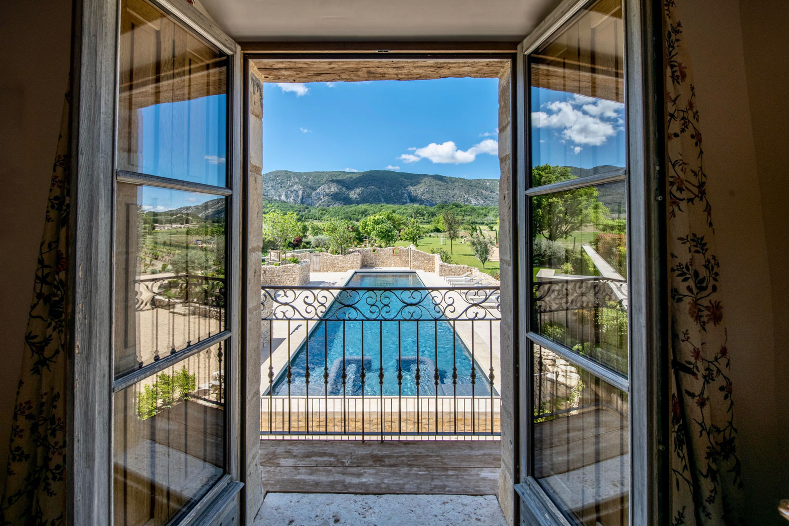 24-location-mas-luxe-piscine-oppede-casalino.jpg
