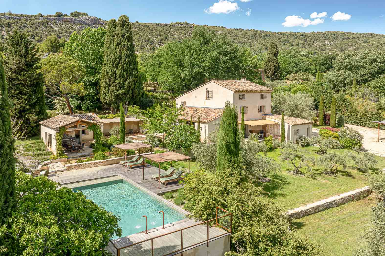 Propriété provençale avec piscine au coeur du Luberon