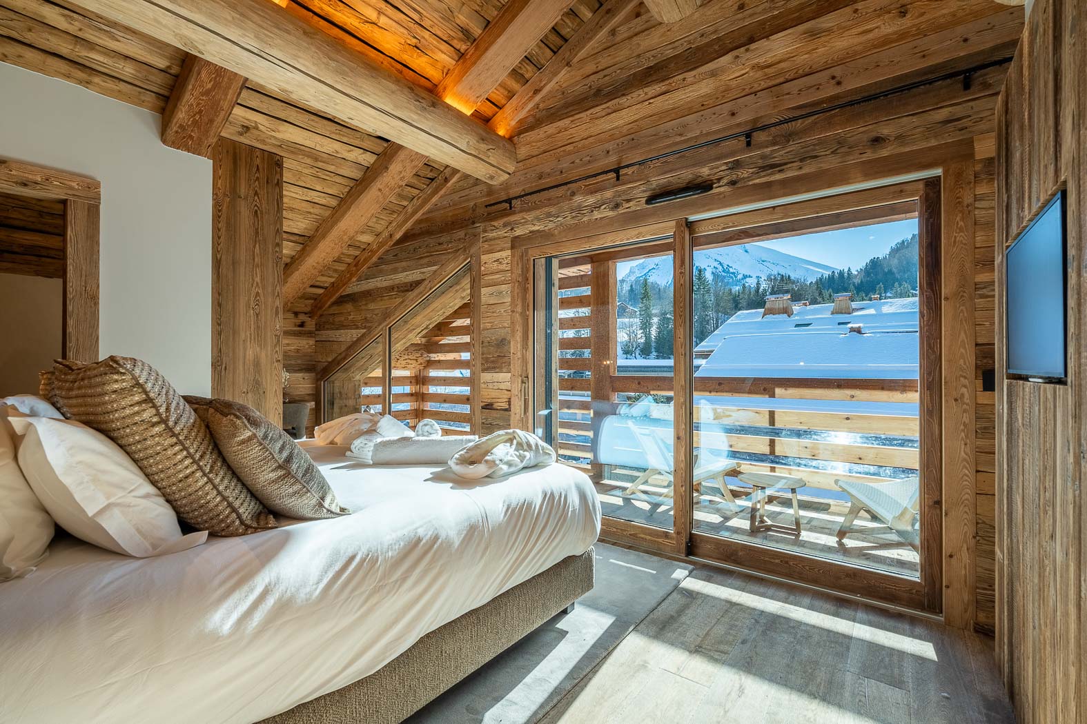 14-location-chalet-piscine-clusaz-casalino.jpg