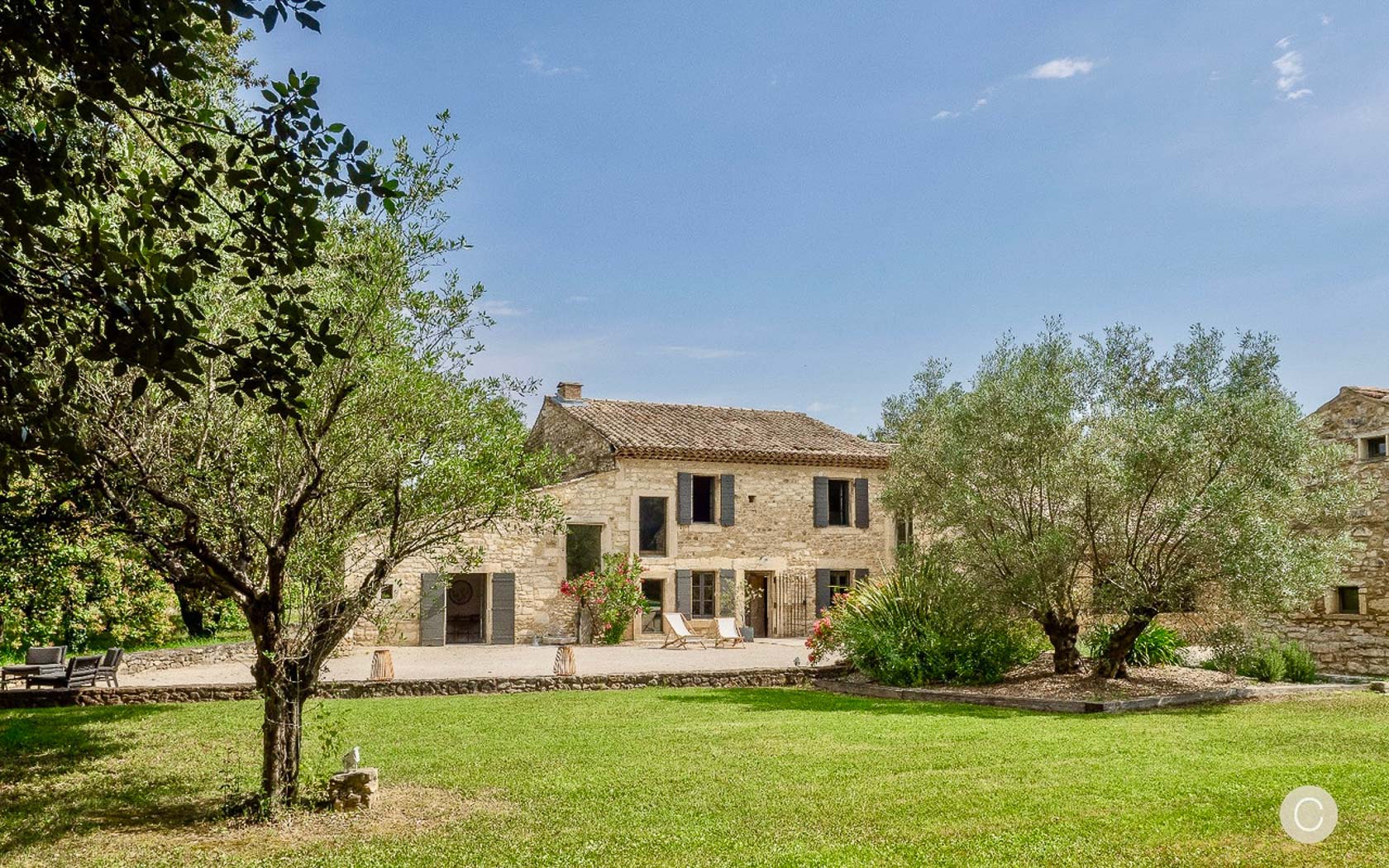 01-location-mas-piscine-vaucluse-casalino.jpg
