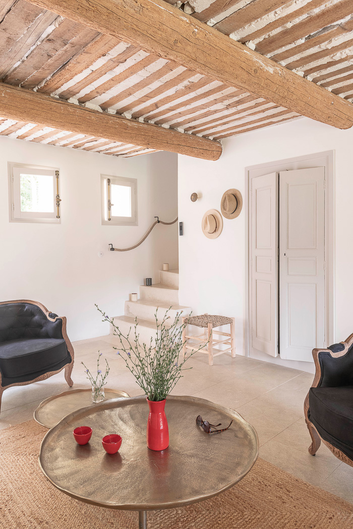 25-rental-farmhouse-pool-gordes-casalino.jpg