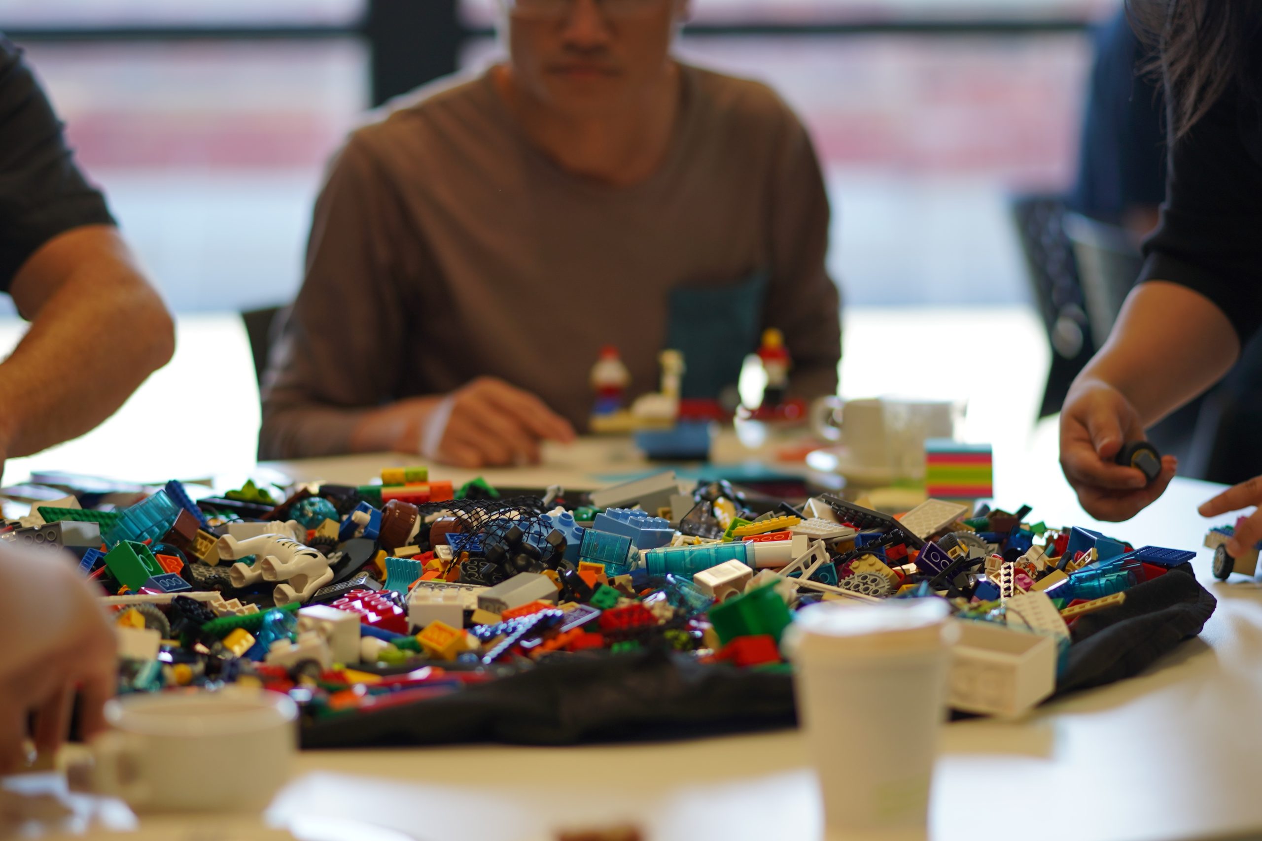 Bouwwerk op een tafel tijdens Lego Serious Play workshop van BuitenBusiness