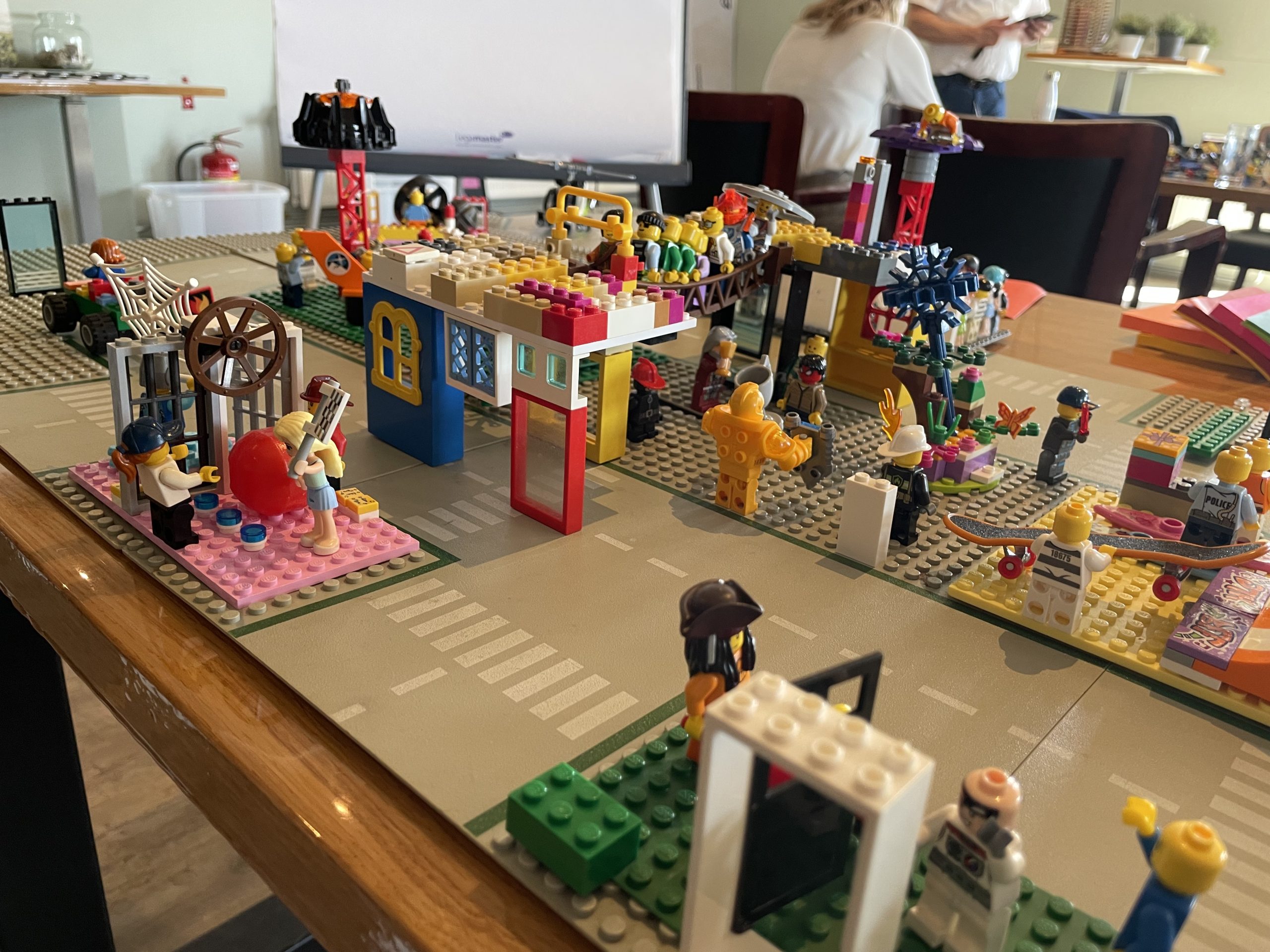 Bouwwerk op een tafel tijdens Lego Serious Play workshop van BuitenBusiness