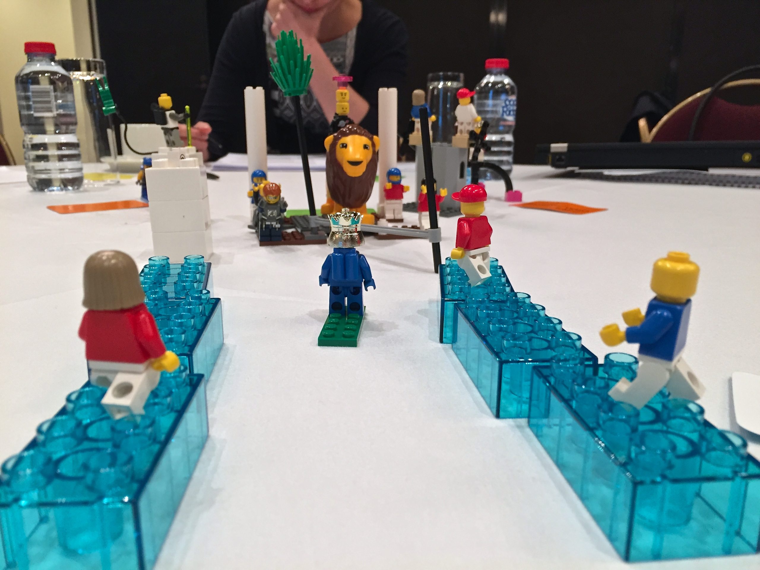 Bouwwerk op een tafel tijdens Lego Serious Play workshop