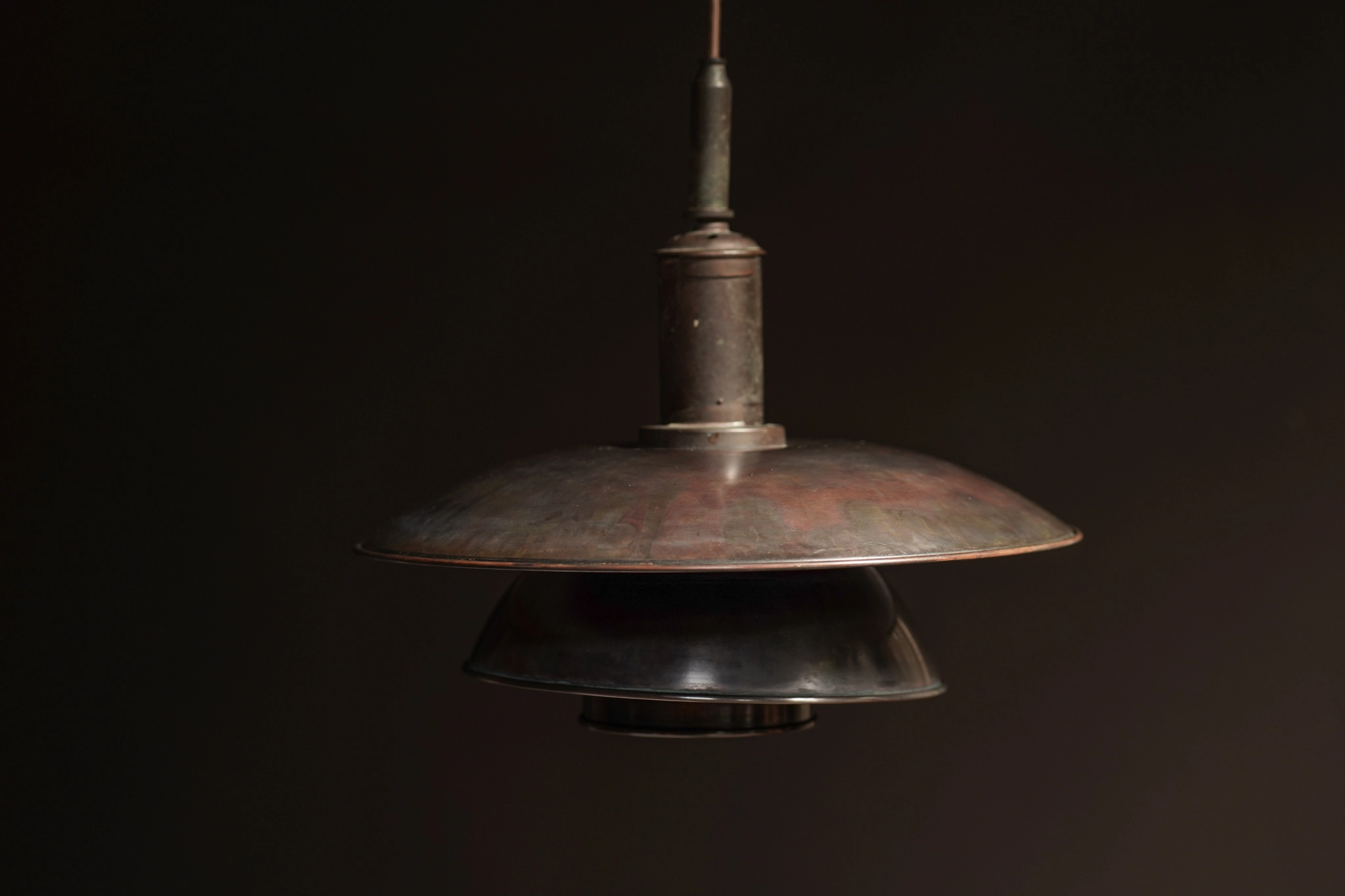 Poul Henningsen 4/4 Dark Patina			 