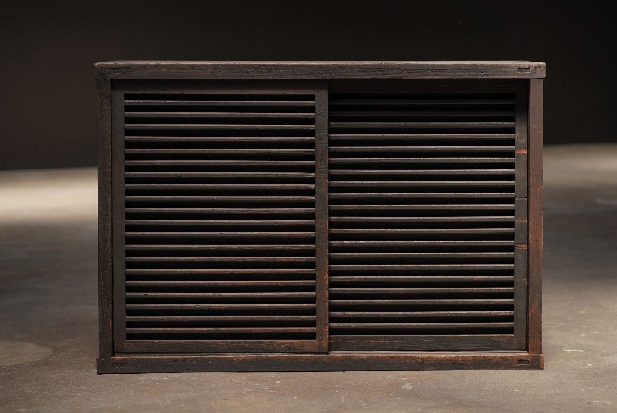 Tight Slat Tansu