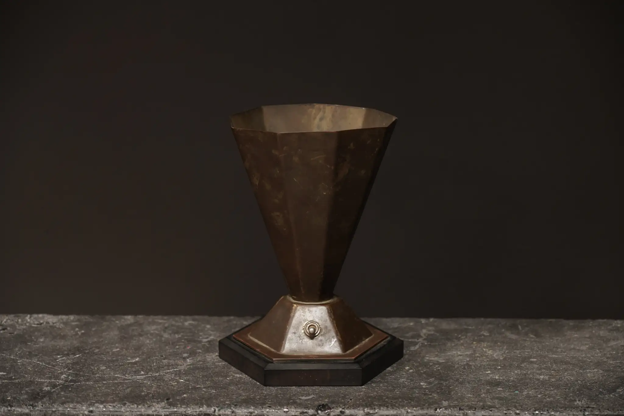 Metal Hexagon Lamp