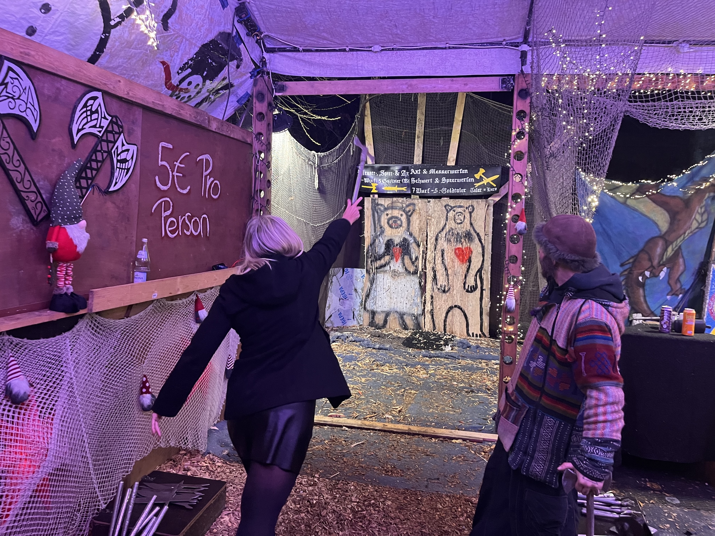 Throwing axes at the Christmas market
