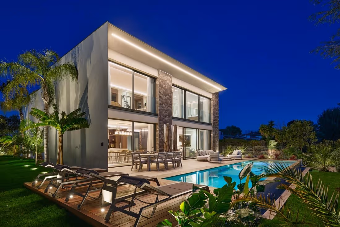 Newly built villa in Super Cannes